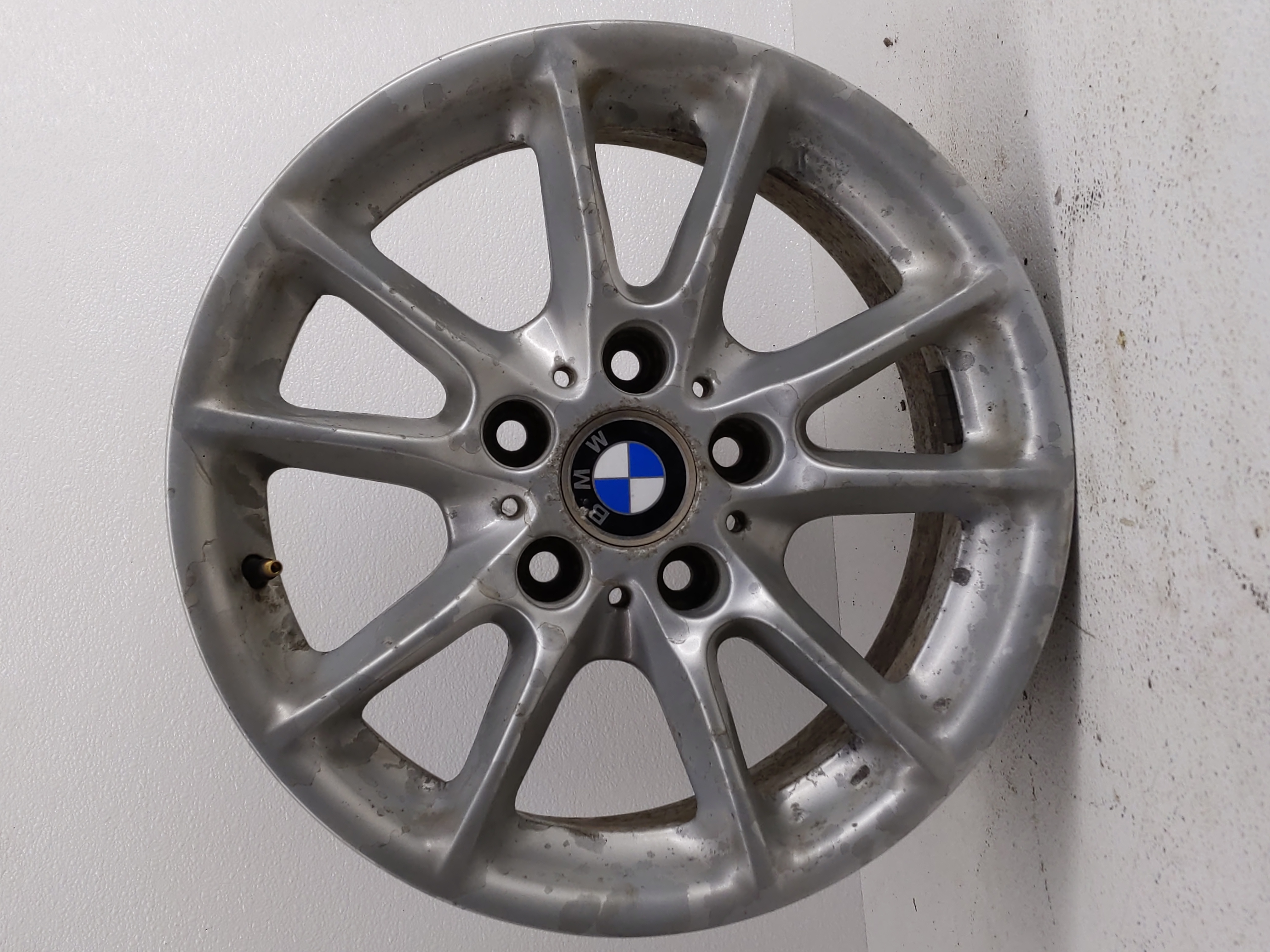 2001-2003 Bmw 525i Wheel Rim Oem 811368 - Oemusedautoparts1.com