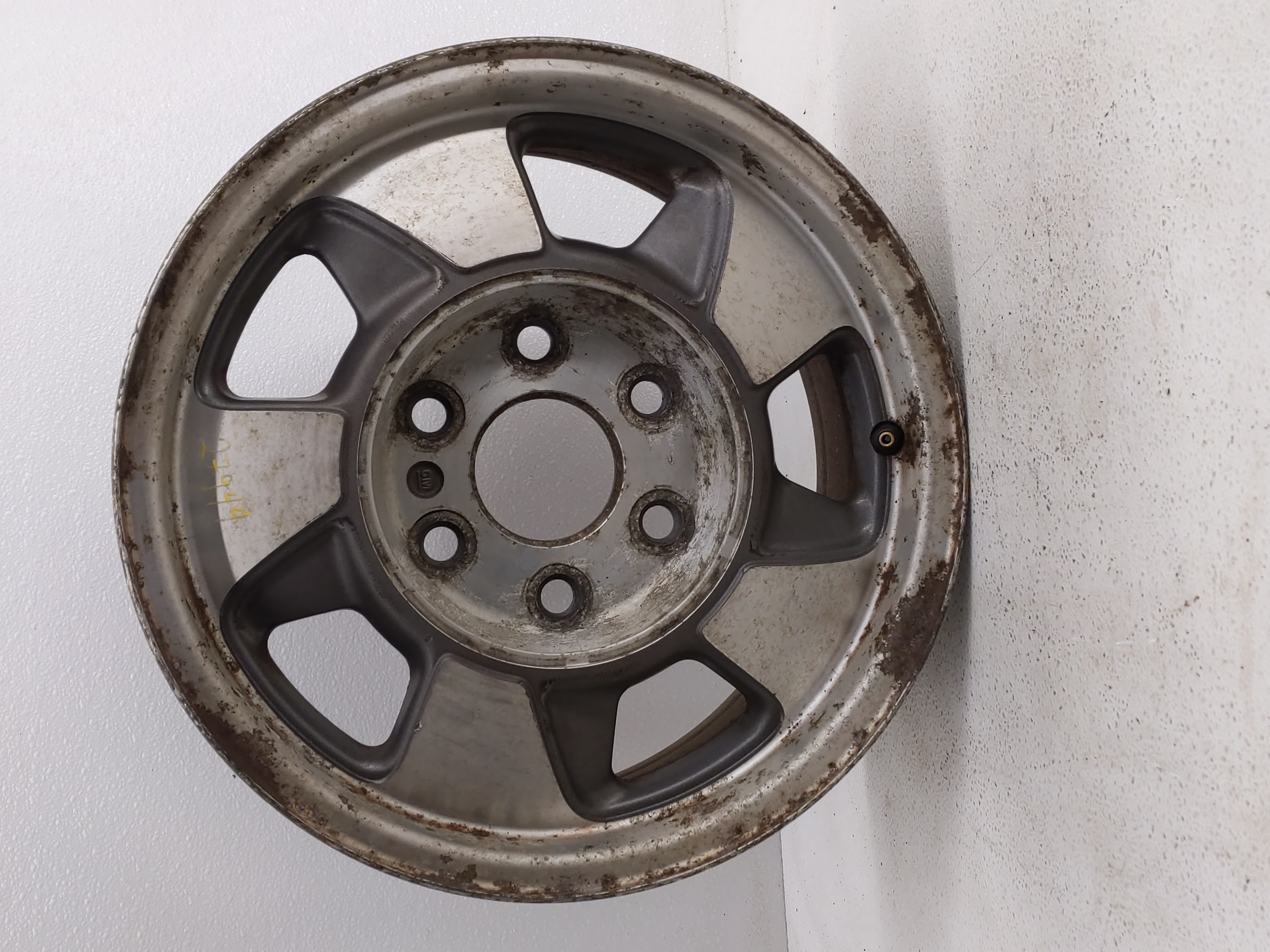 2000-2003 Chevrolet Tahoe Wheel Rim Oem 819597 - Oemusedautoparts1.com