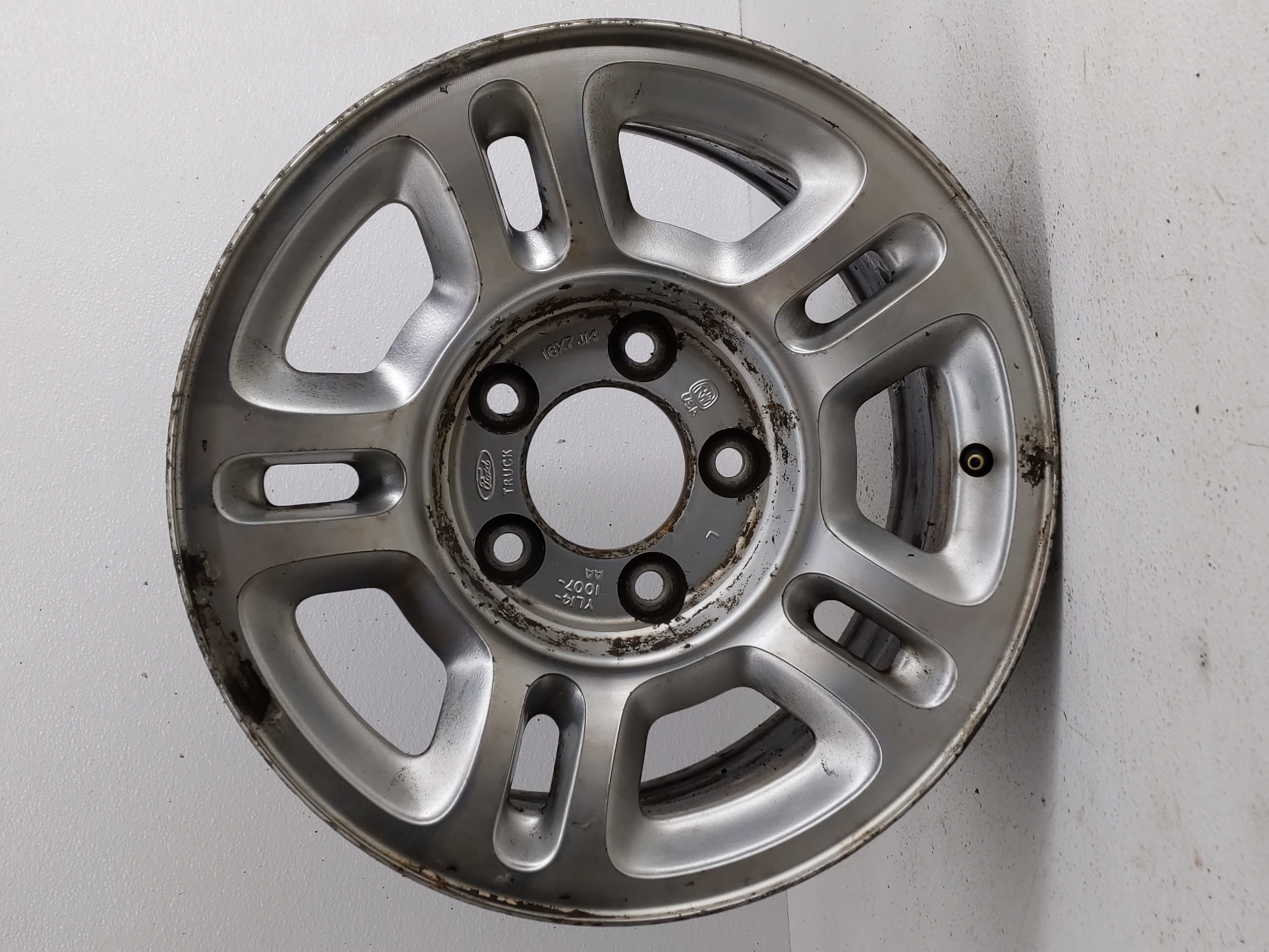 Picture of 2000-2002 Ford Expedition Wheel Rim Oem 819951