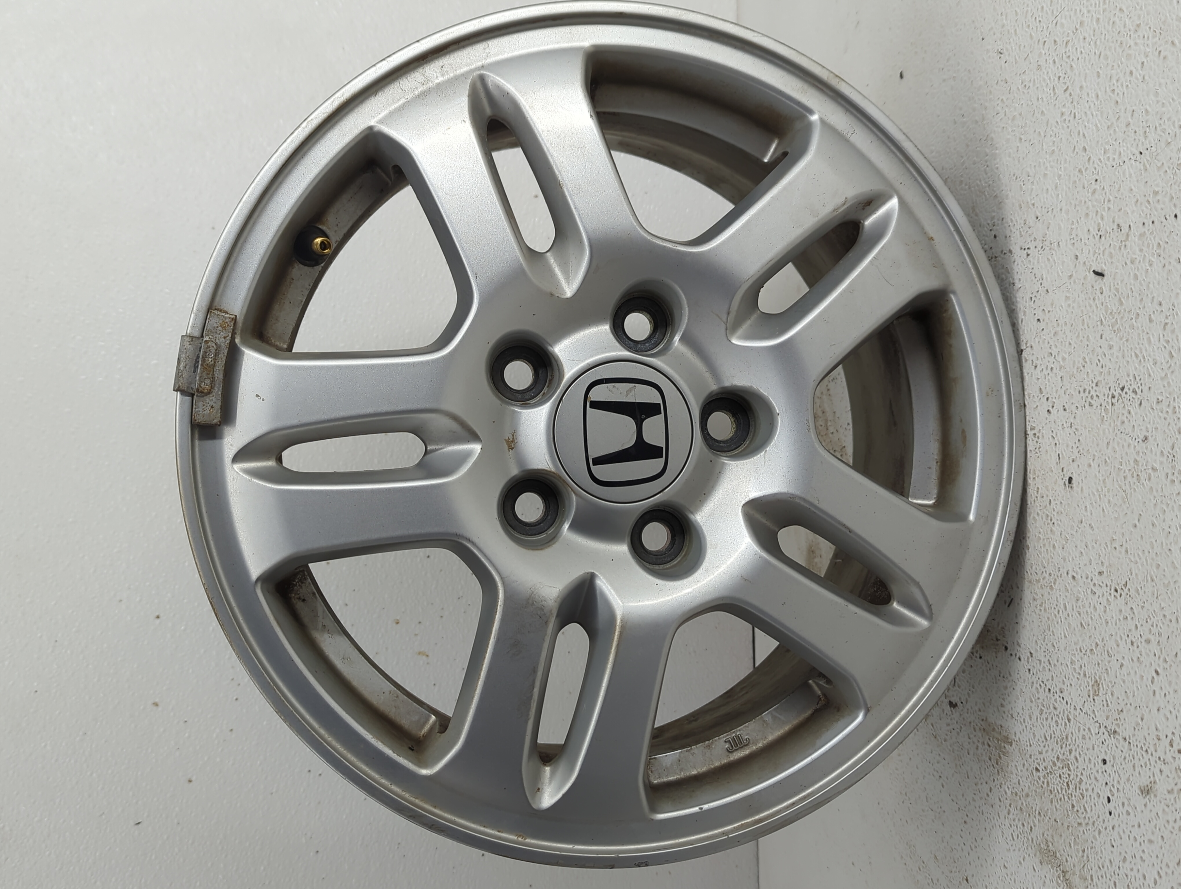 Picture of 2002-2004 Honda Cr-v Wheel Rim Oem 826308