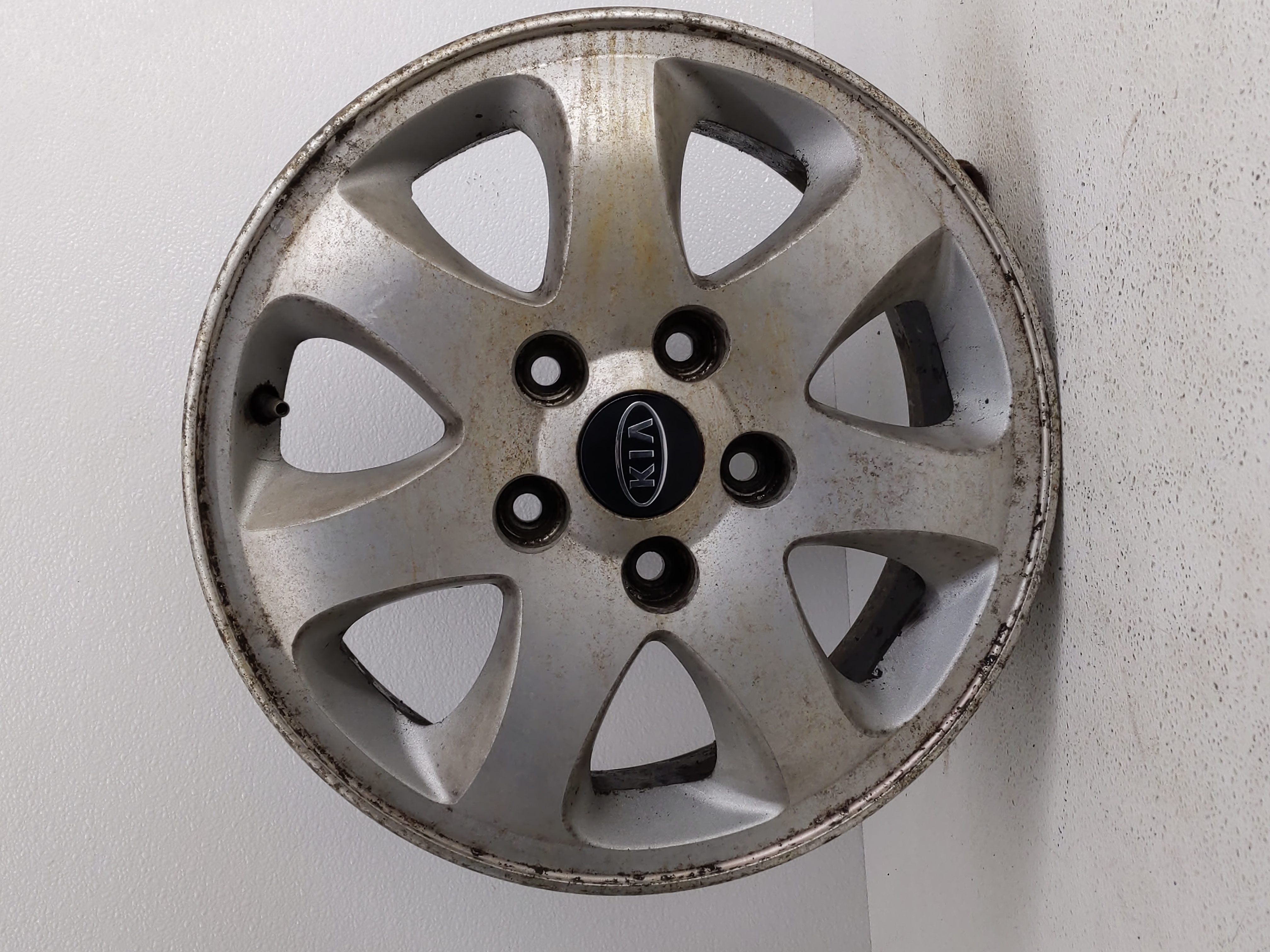 2004-2005 Kia Sedona Wheel Rim Oem 827910 - Oemusedautoparts1.com