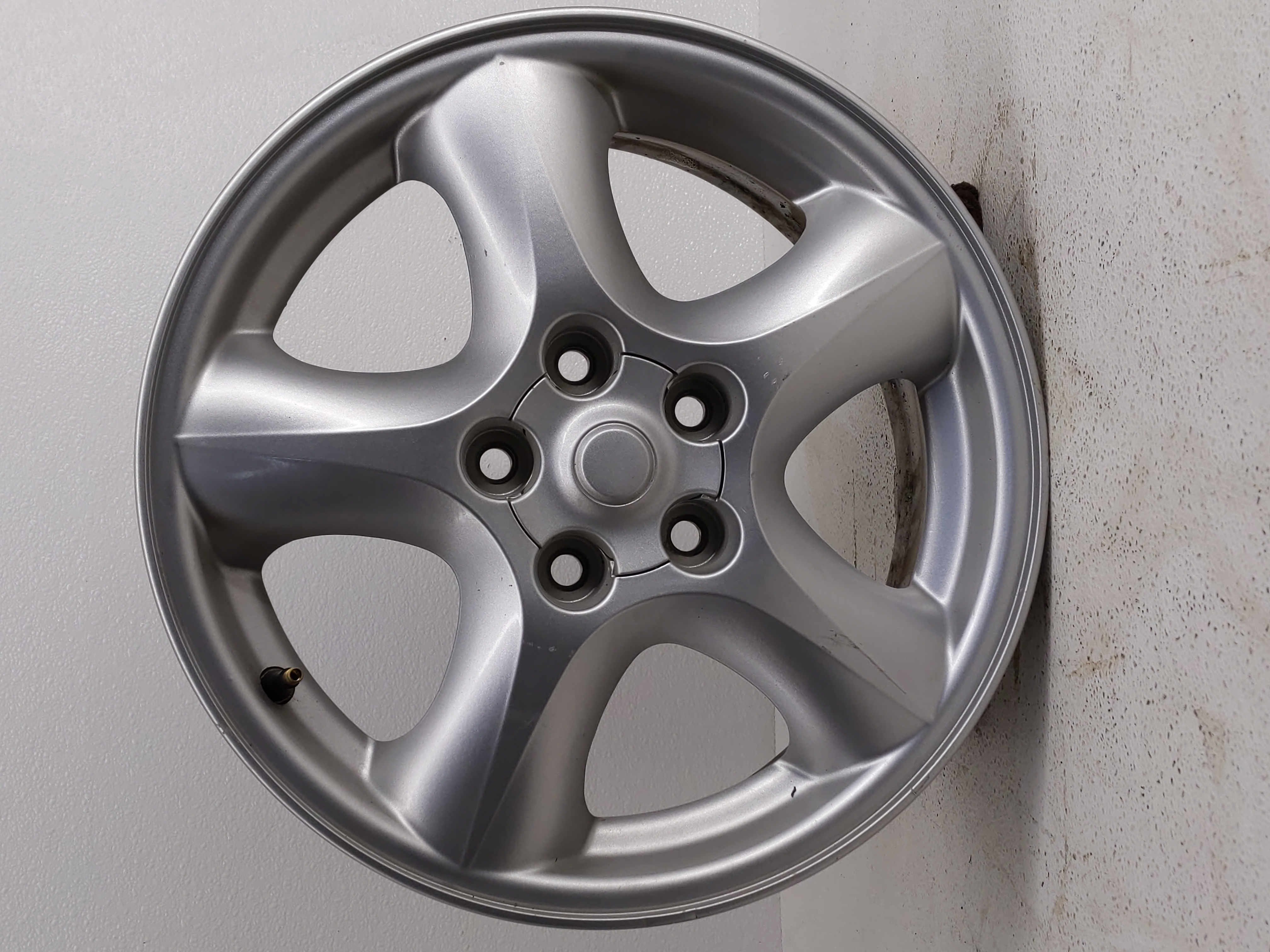 Picture of Ford Taunus Oem Wheel Rim 828463