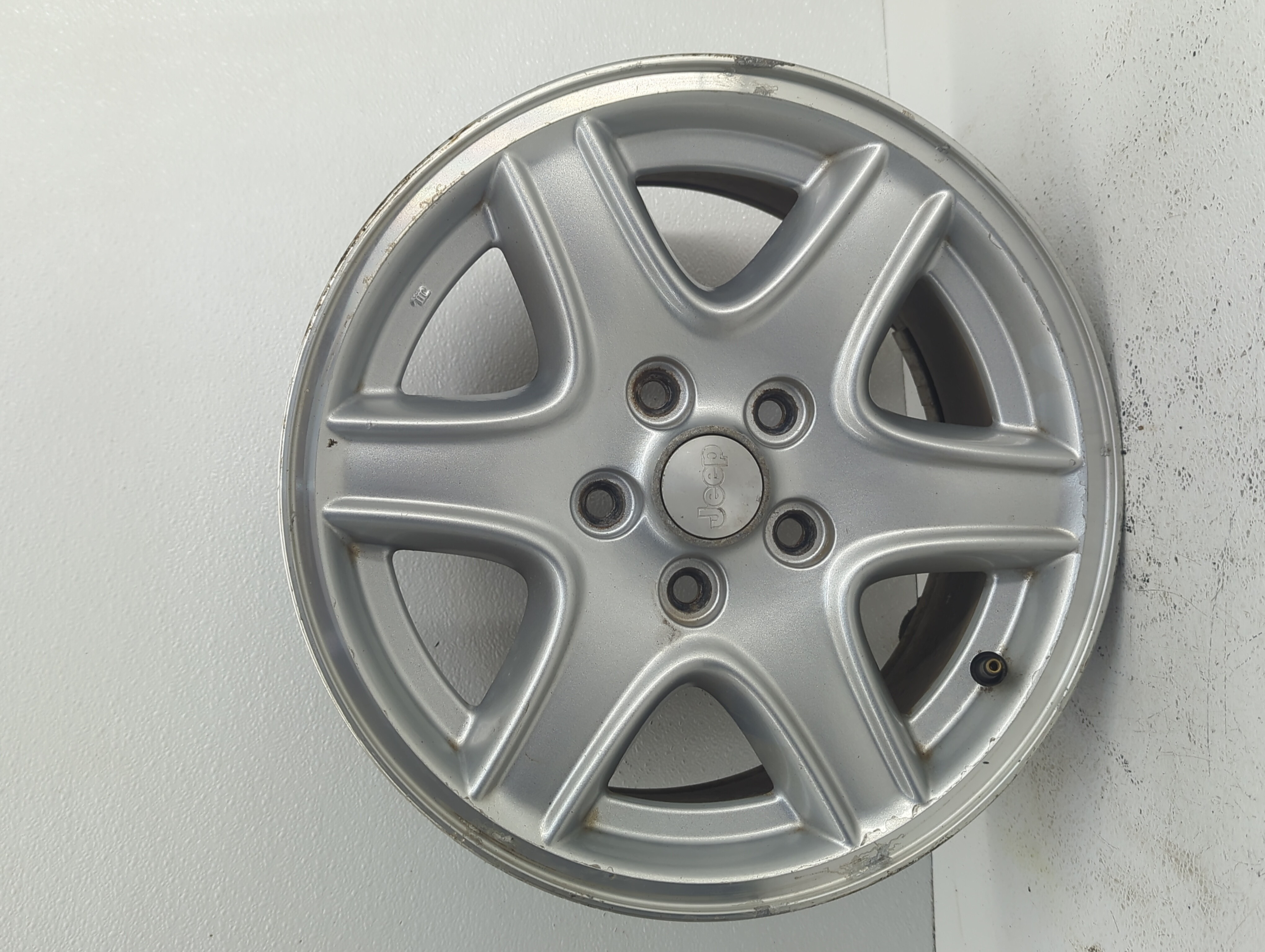 Picture of 2002-2007 Jeep Liberty Wheel Rim Oem 829378
