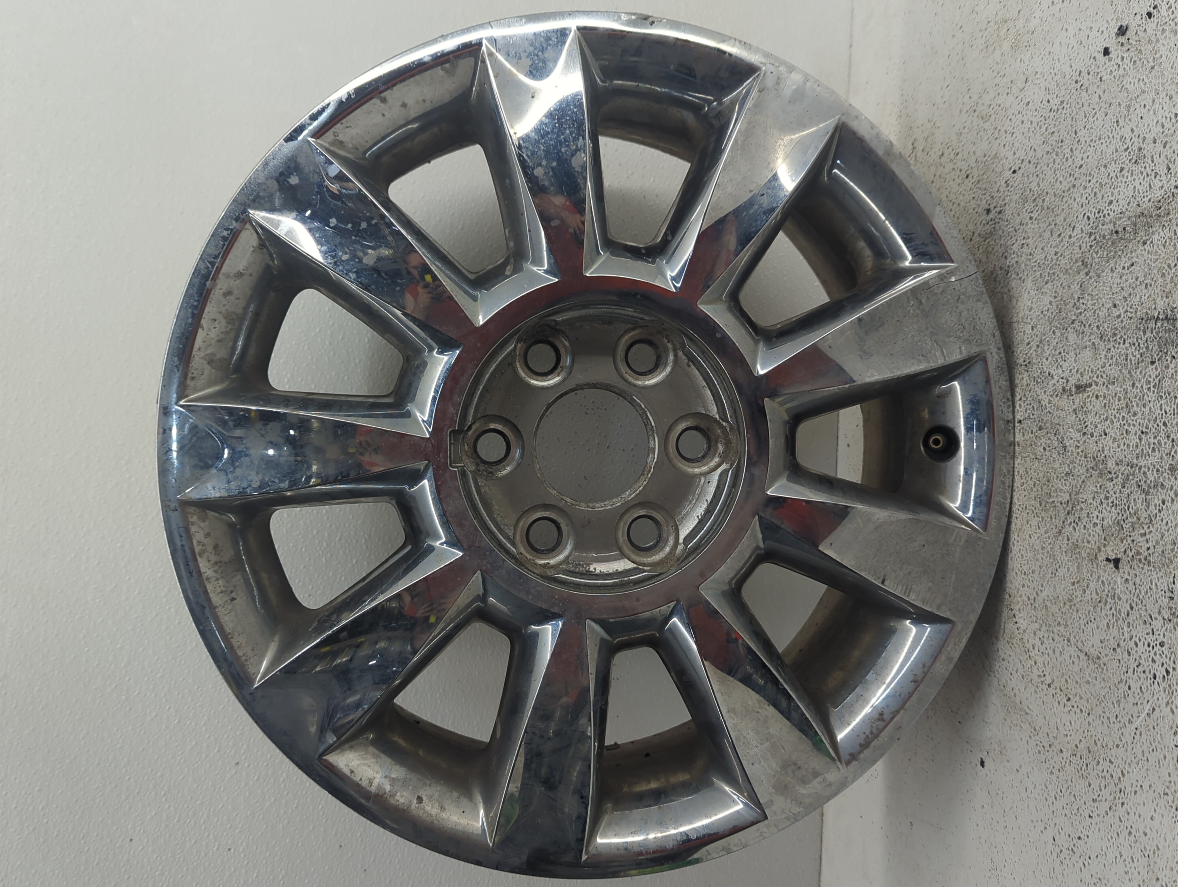Picture of 2010-2012 Buick Enclave Wheel Rim Oem 829668