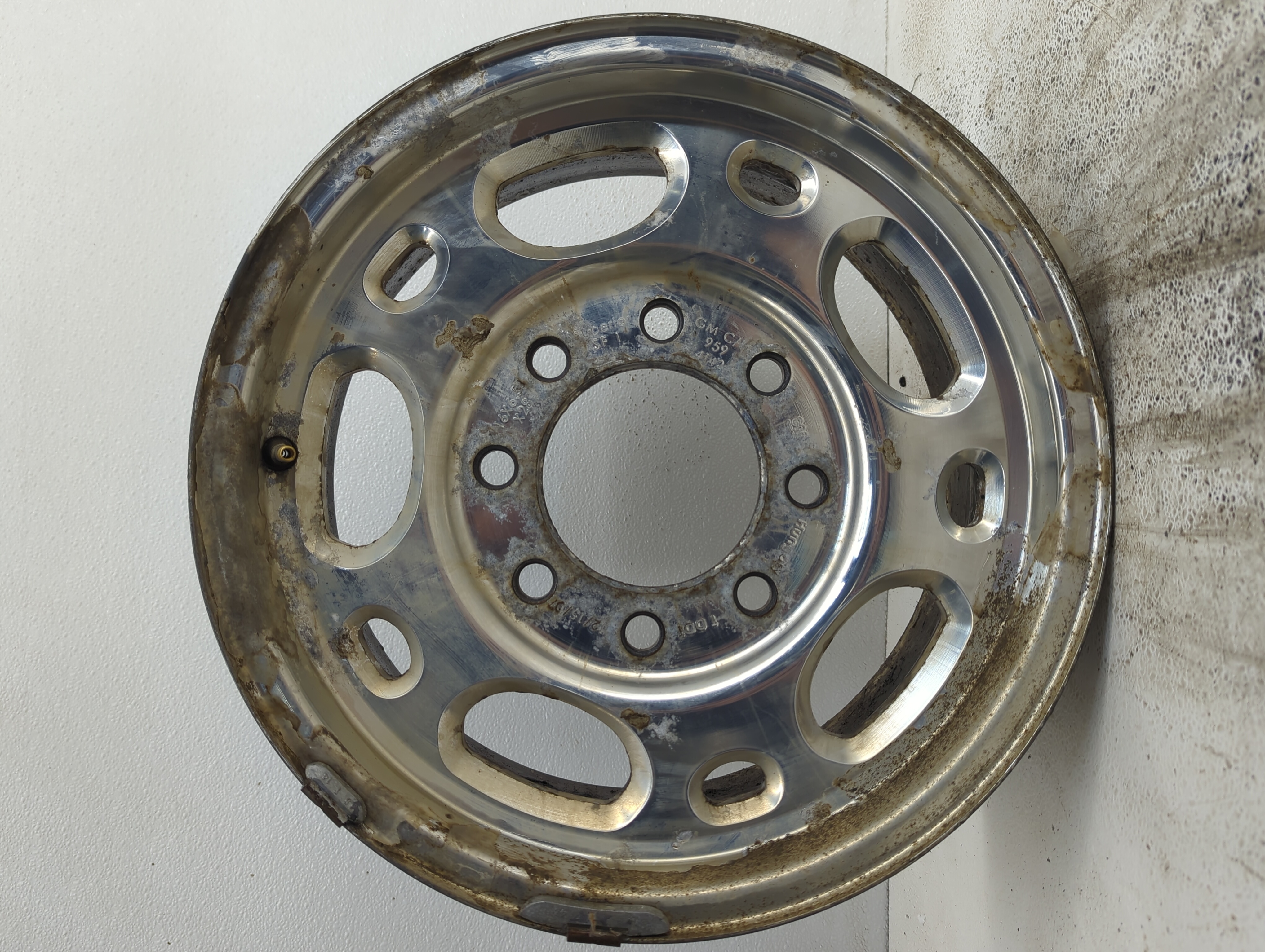 Picture of Chevrolet Silverado 2500 Pickup Wheel Rim Oem 829758