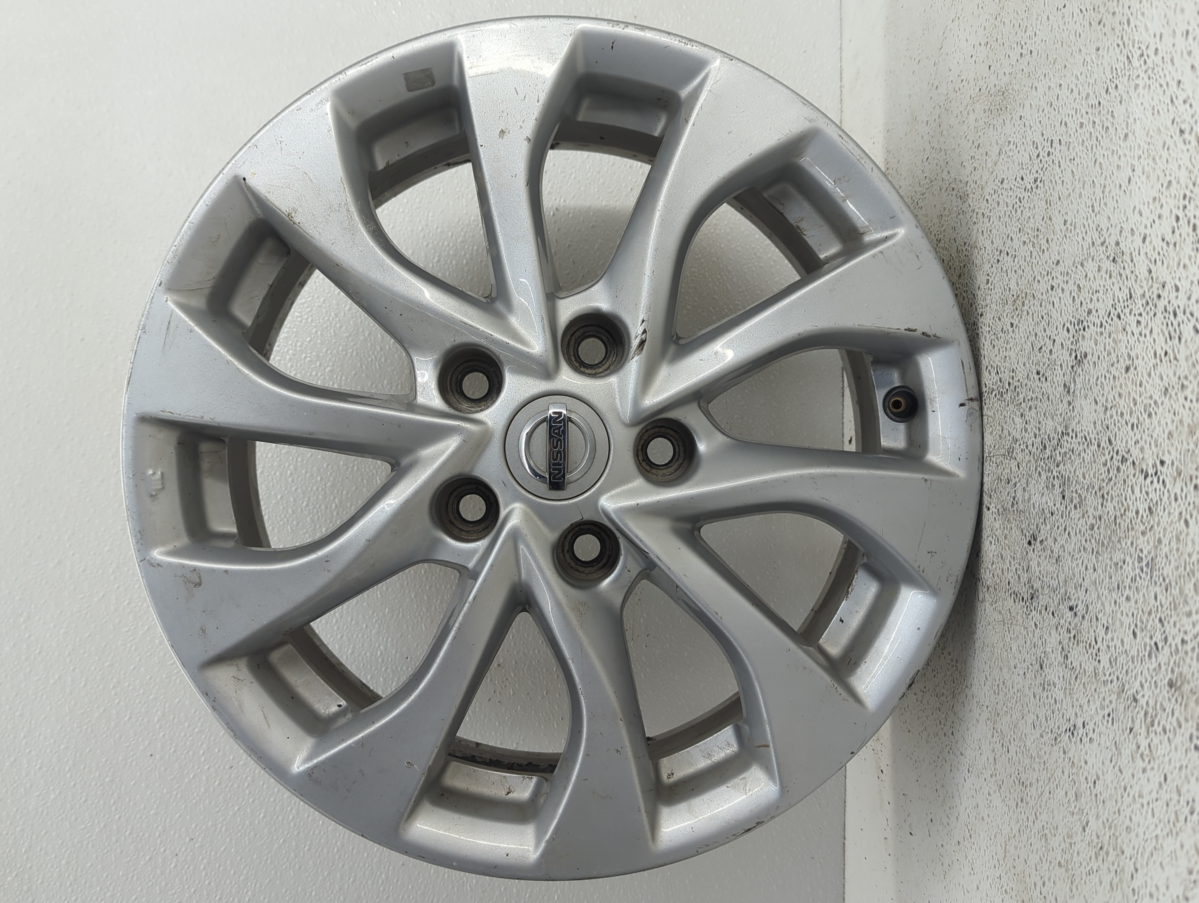 2016-2019 Nissan Sentra Wheel Rim Oem 830982 - Oemusedautoparts1.com