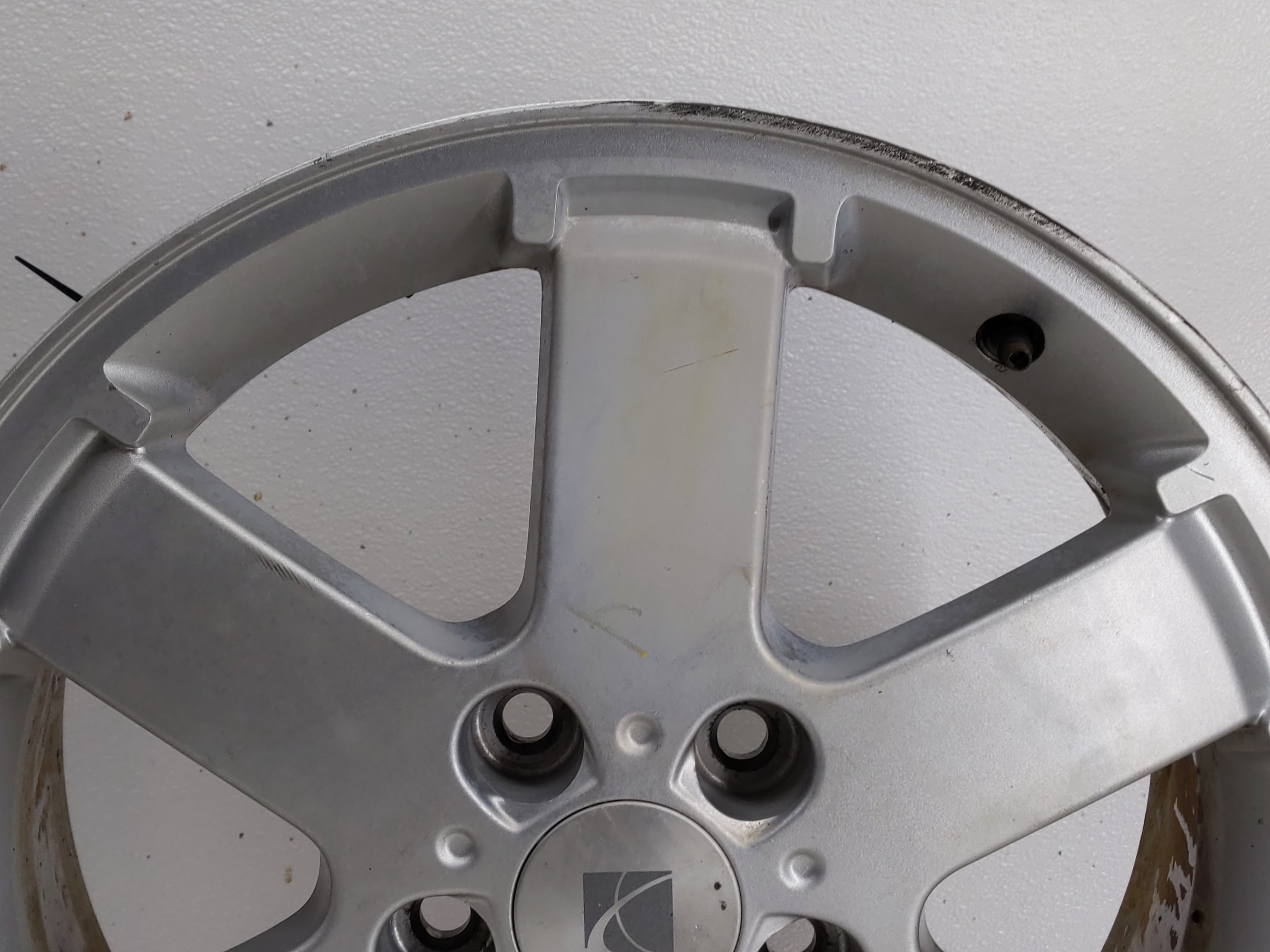 2005-2005 Saturn Relay Wheel Rim Oem 832726 - Oemusedautoparts1.com