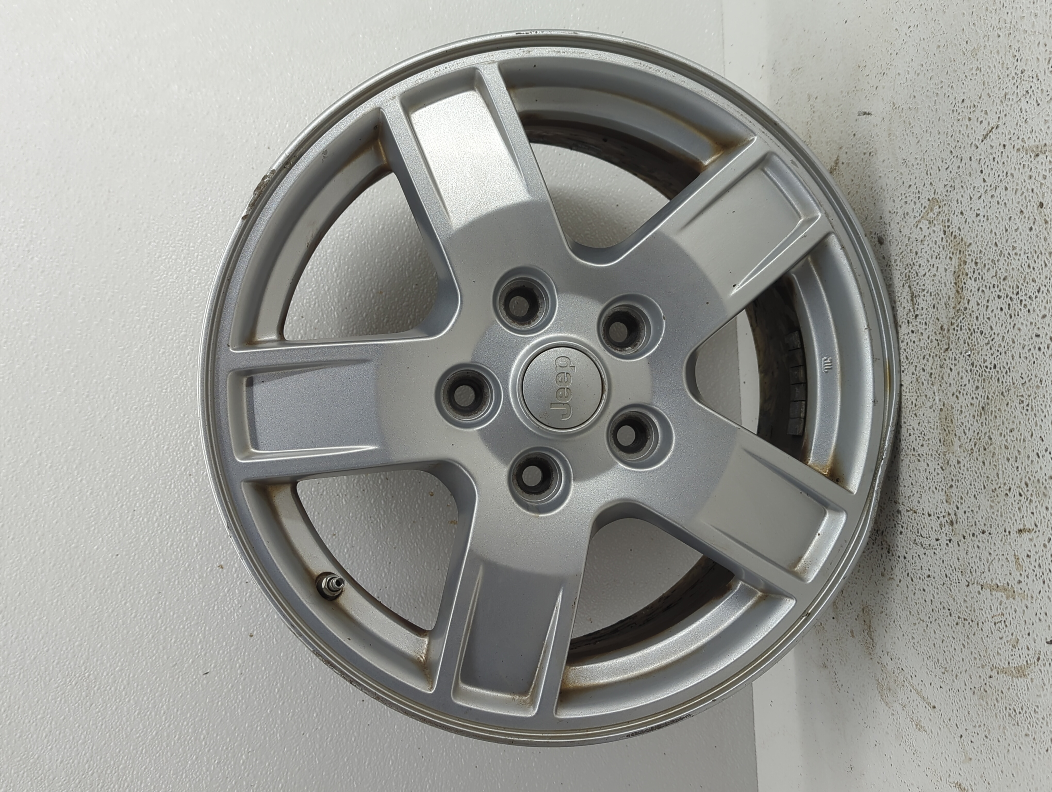 Picture of 2005-2007 Jeep Grand Cherokee Wheel Rim Oem 835699