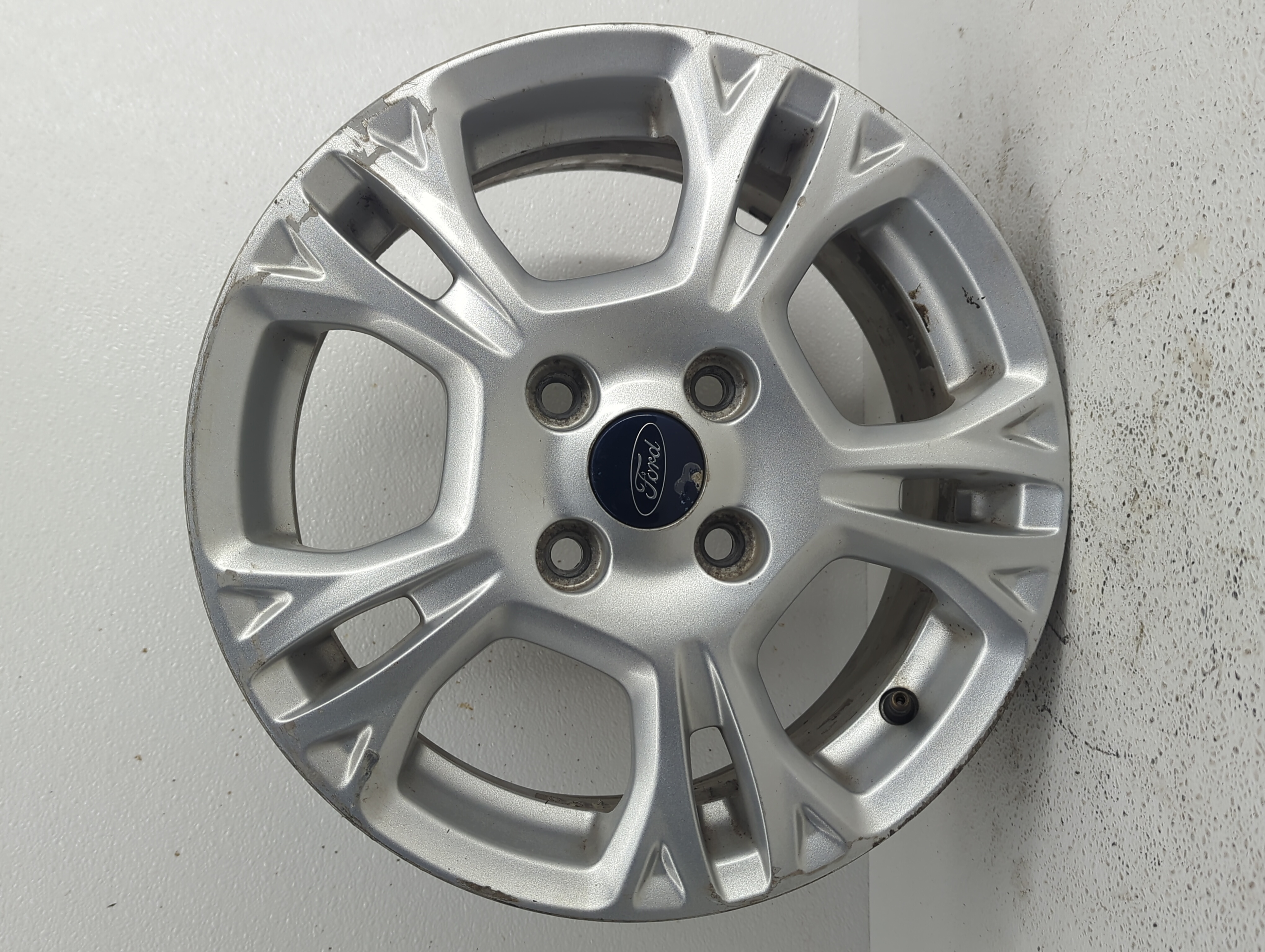 Picture of 2014-2016 Ford Fiesta Oem Wheel Rim 835710
