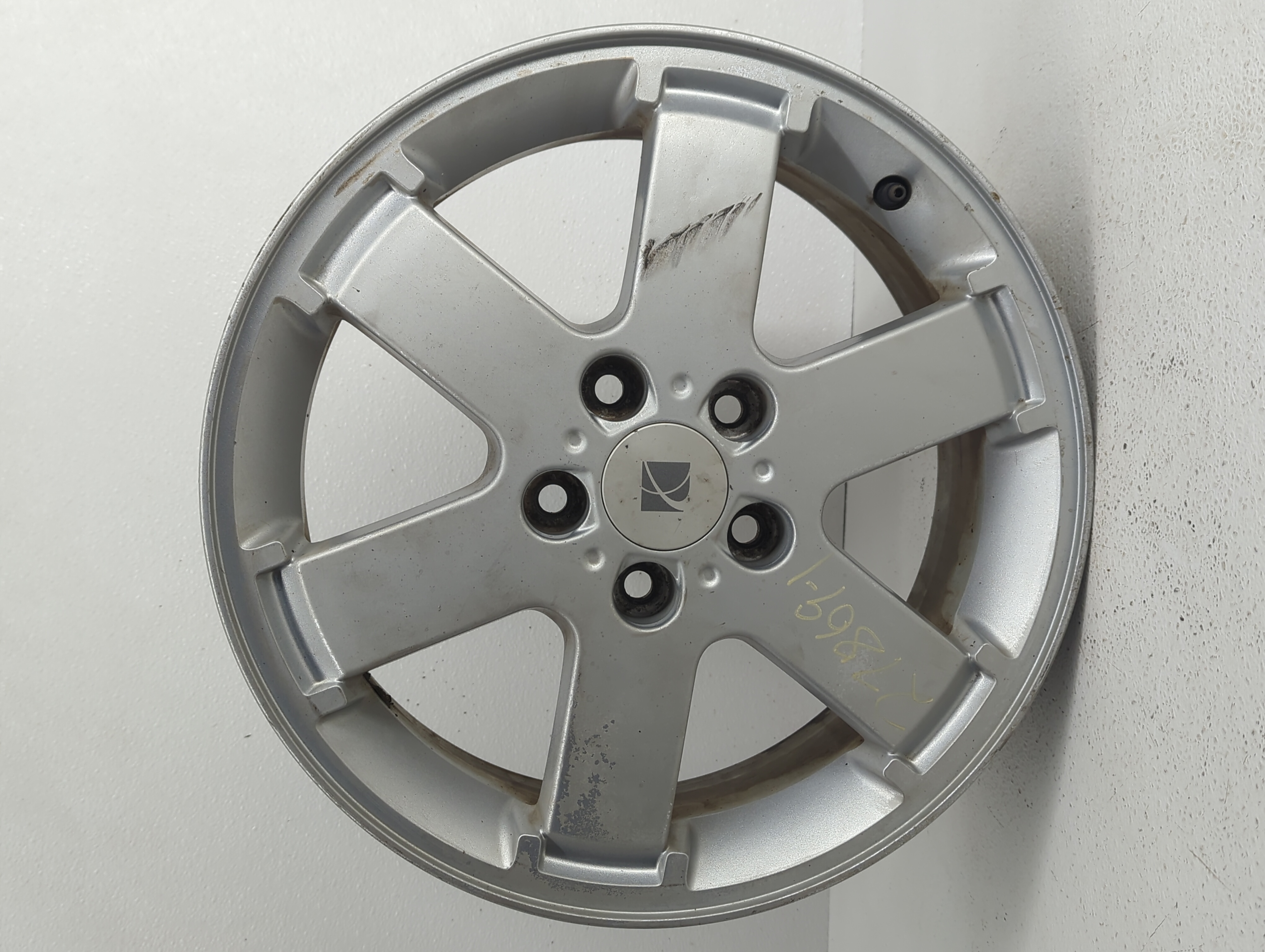 2005-2005 Saturn Relay Wheel Rim Oem 839196 - Oemusedautoparts1.com