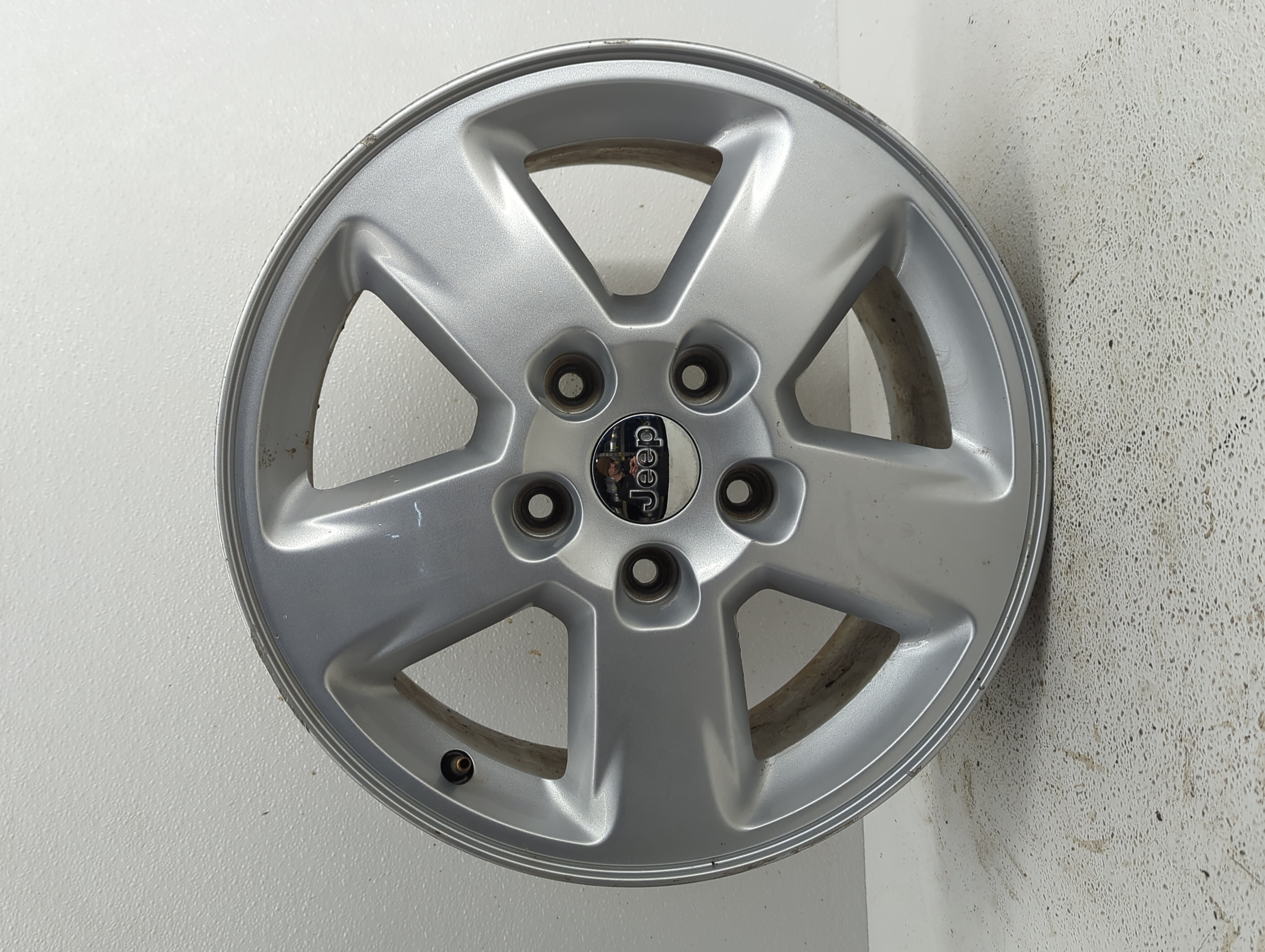 2011-2013 Jeep Grand Cherokee Oem Wheel Rim 840208 - Oemusedautoparts1.com