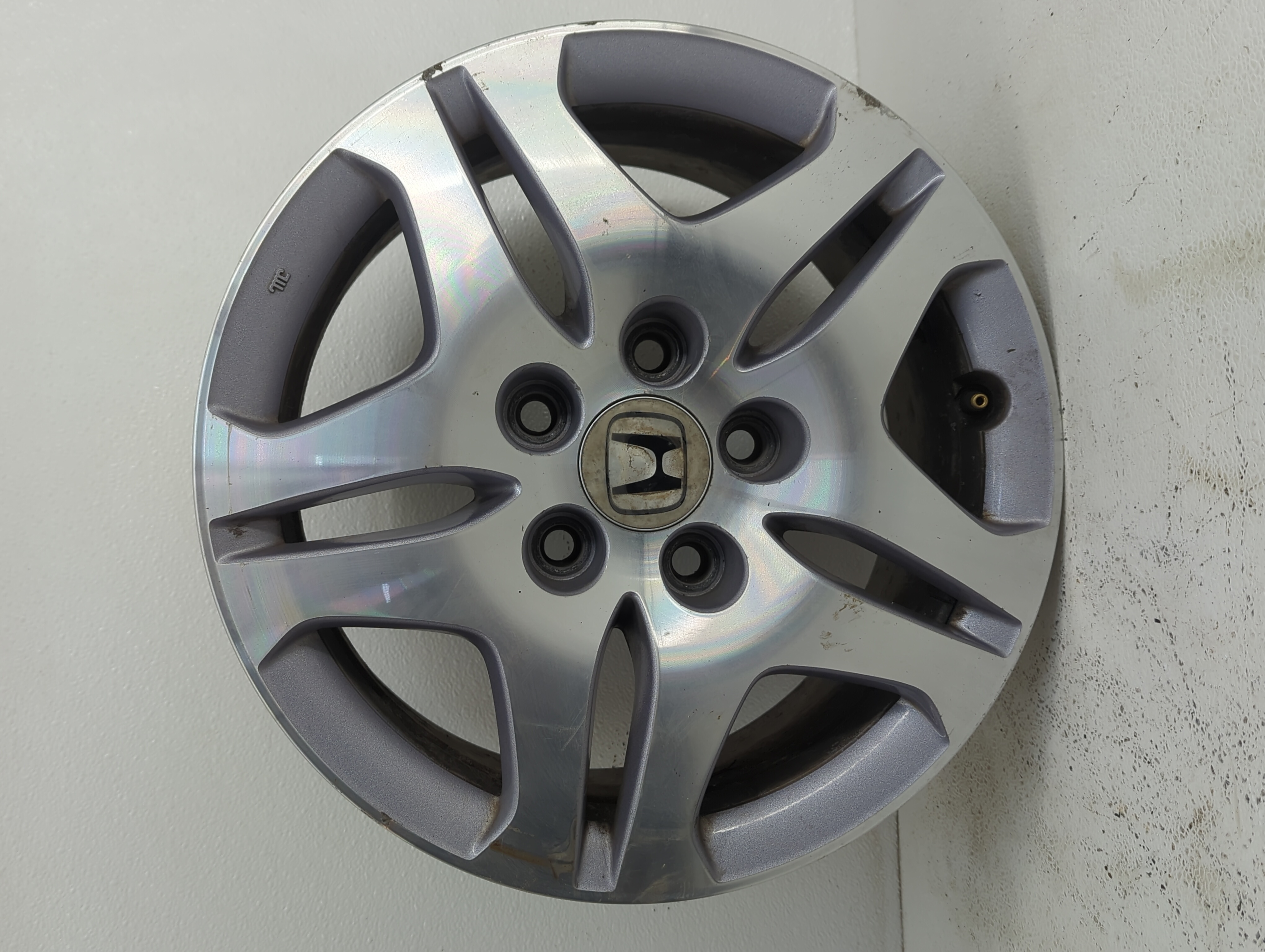Picture of 2005-2006 Honda Odyssey Wheel Rim Oem 845992