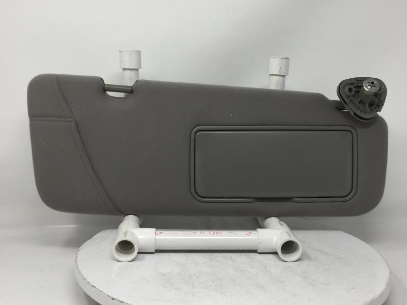 2004 Kia Sedona Passenger Right Sun Visor Sunvisor 8489 - Oemusedautoparts1.com