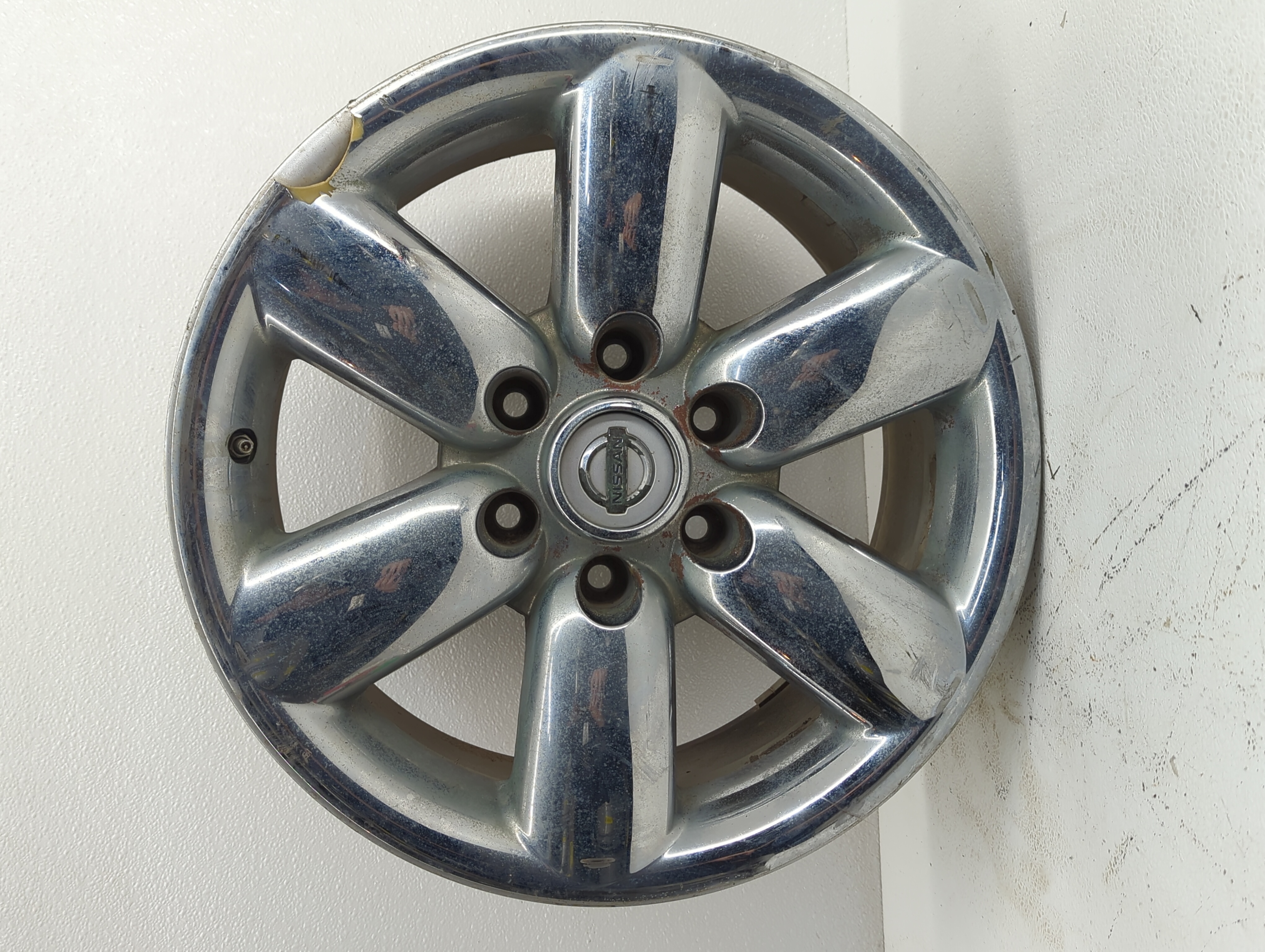 Picture of 2008-2015 Nissan Titan Oem Wheel Rim 853063