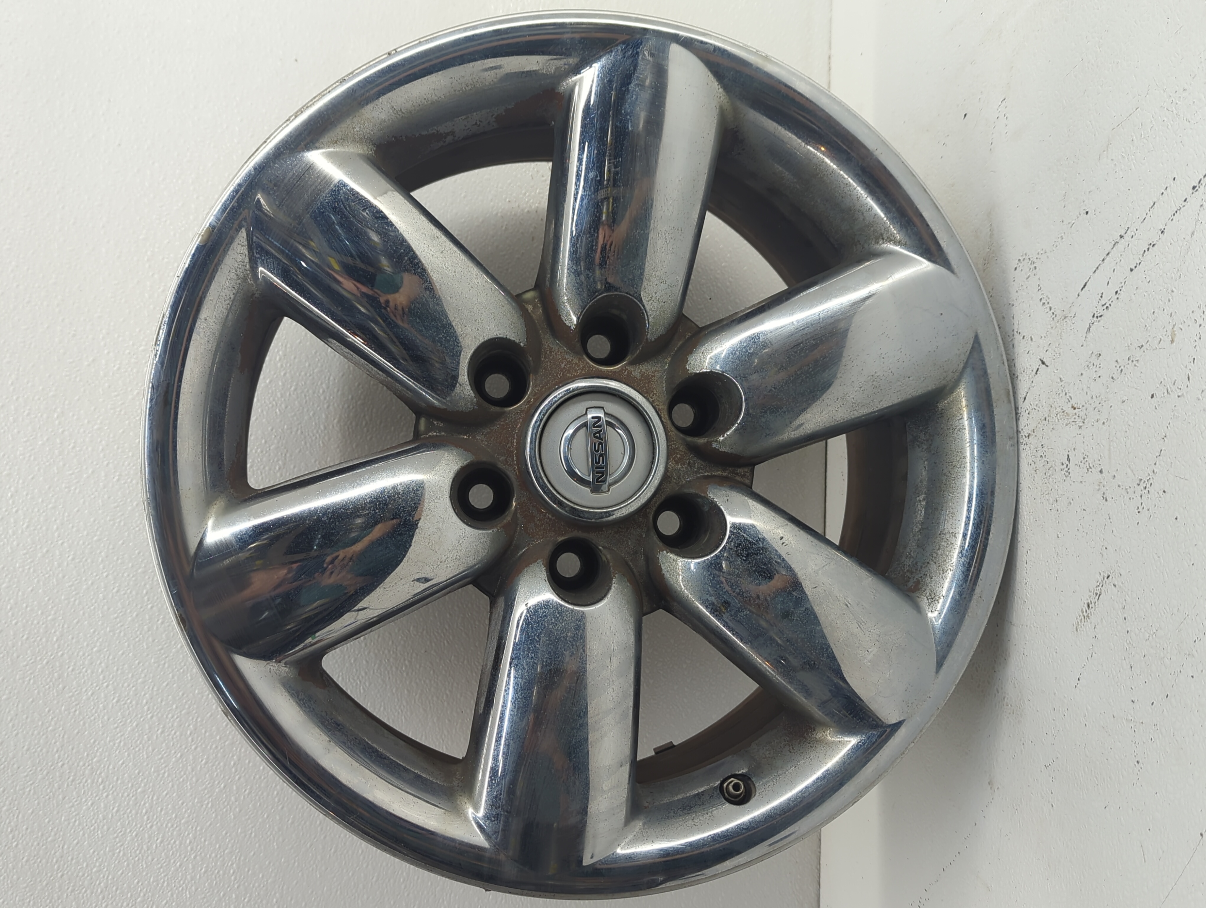 Picture of 2008-2015 Nissan Titan Wheel Rim Oem 853065