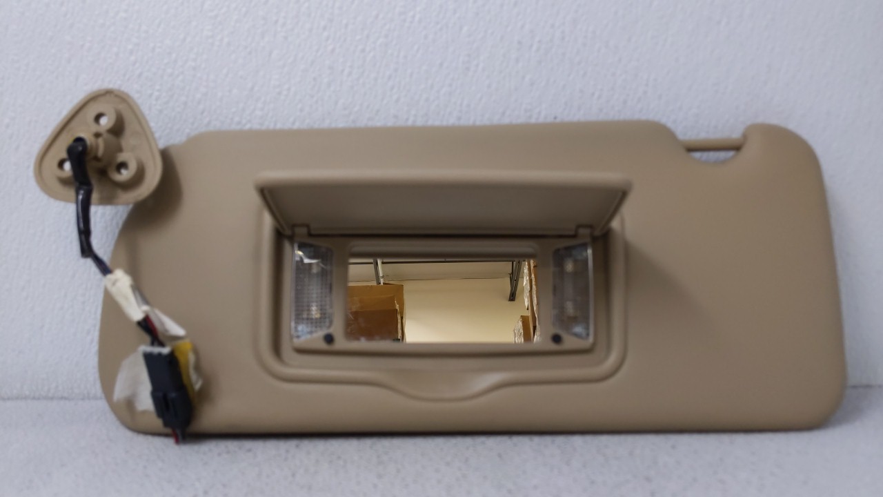 Picture of 2004-2009 Cadillac Srx Driver Sun Visor Mirror Left Sunvisor Tan 85798