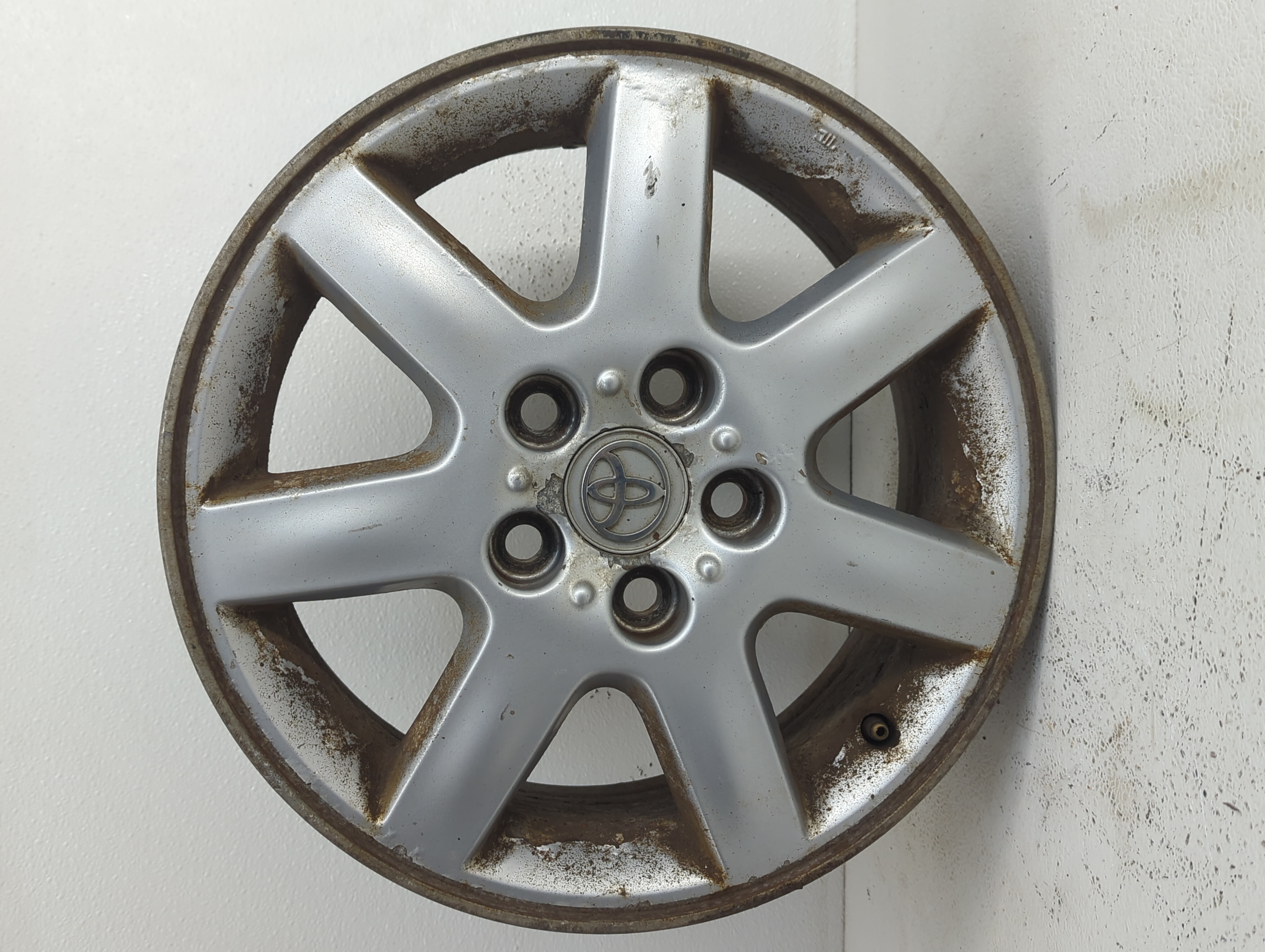Picture of 2000-2004 Toyota Avalon Wheel Rim Oem 875582