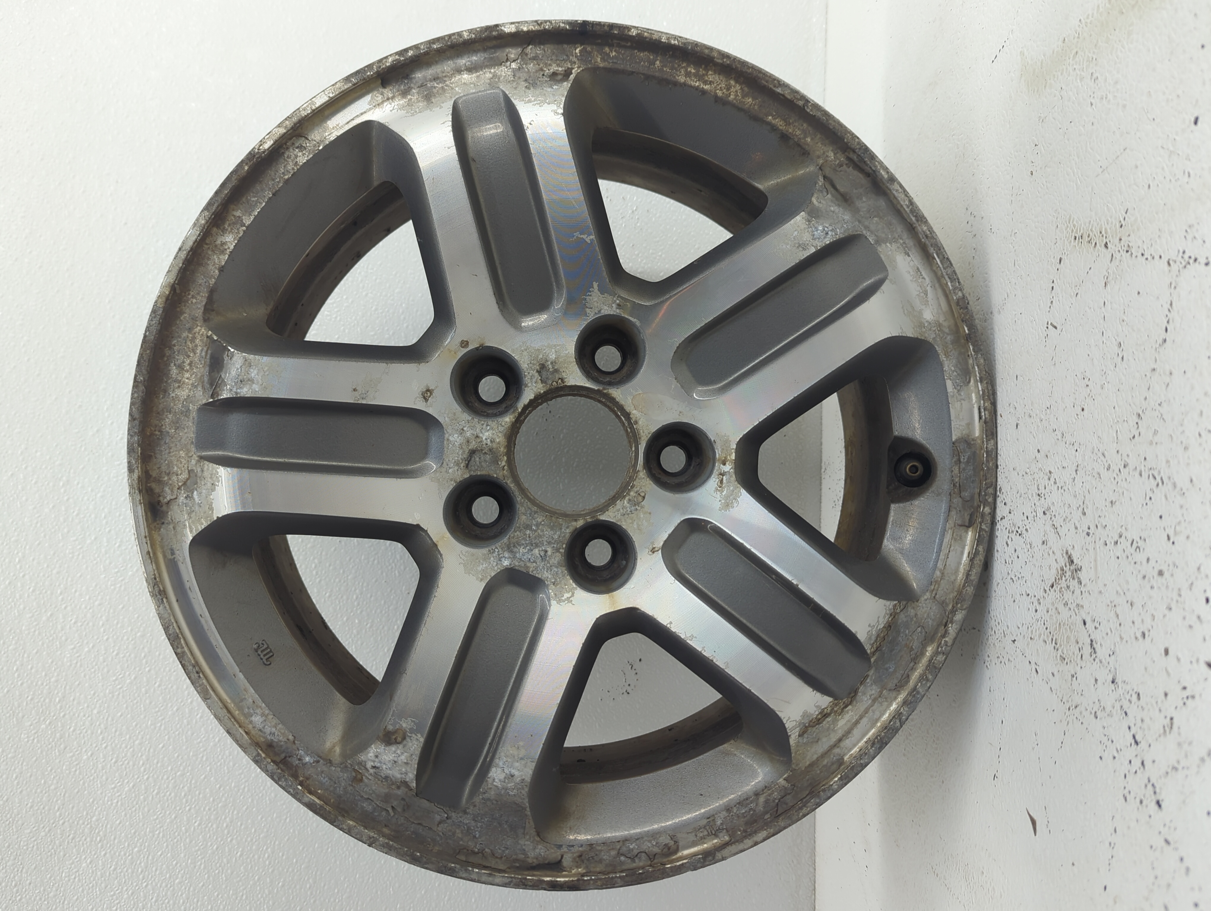 Picture of 2003-2004 Honda Pilot Wheel Rim Oem 878432