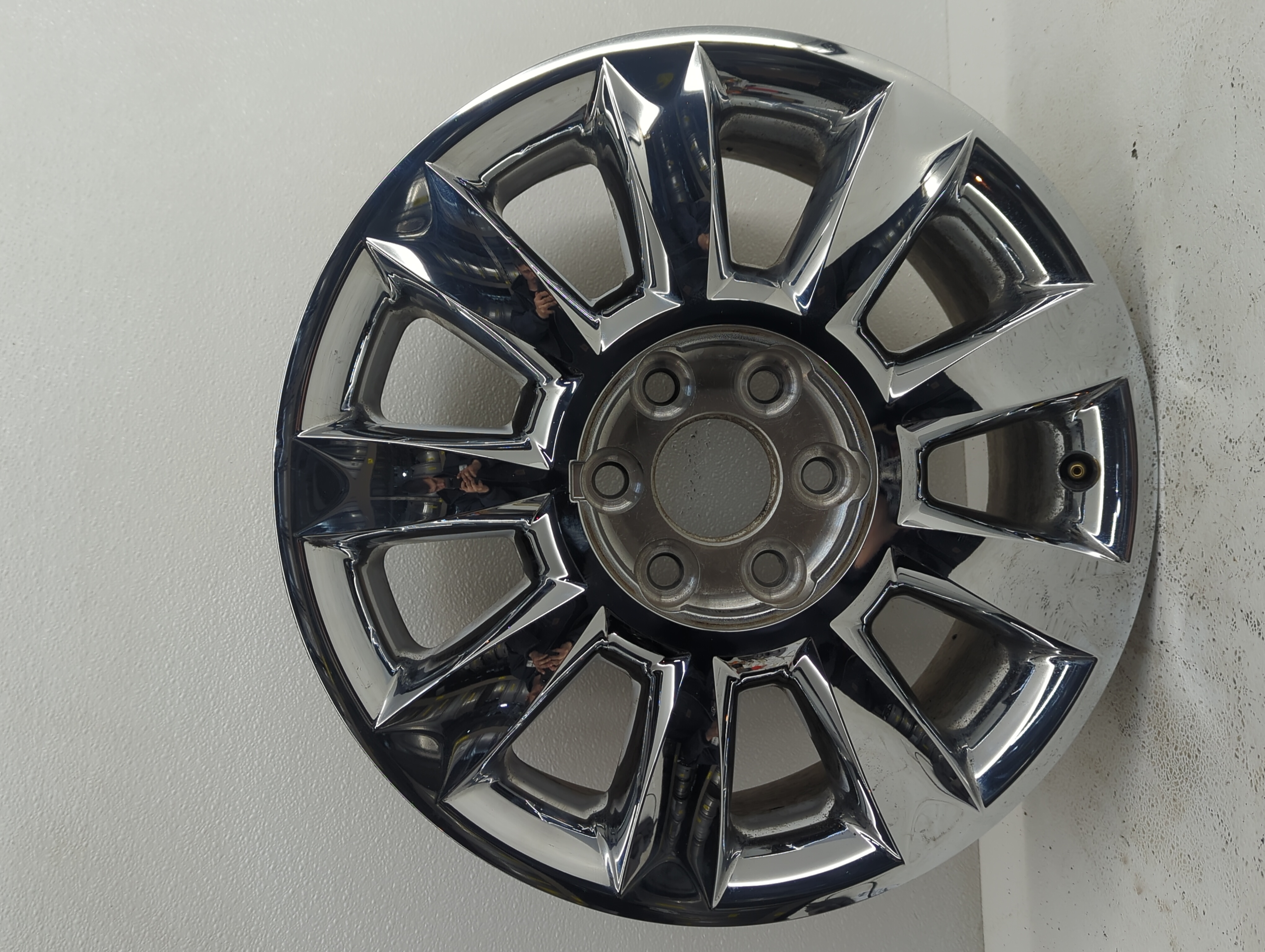 Picture of 2010-2012 Buick Enclave Wheel Rim Oem 878440