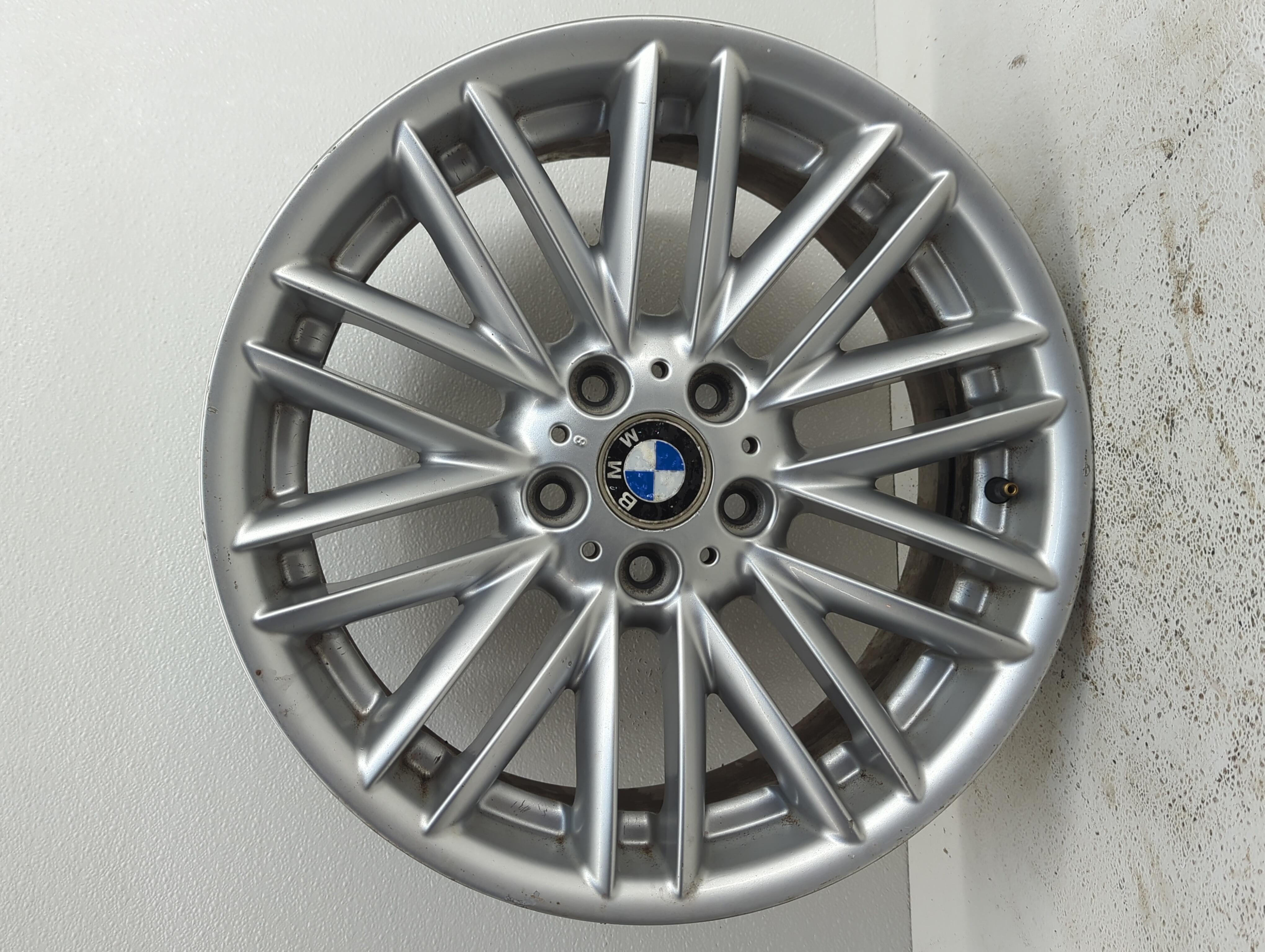 Picture of 2002-2005 Bmw 745i Wheel Rim Oem 878515