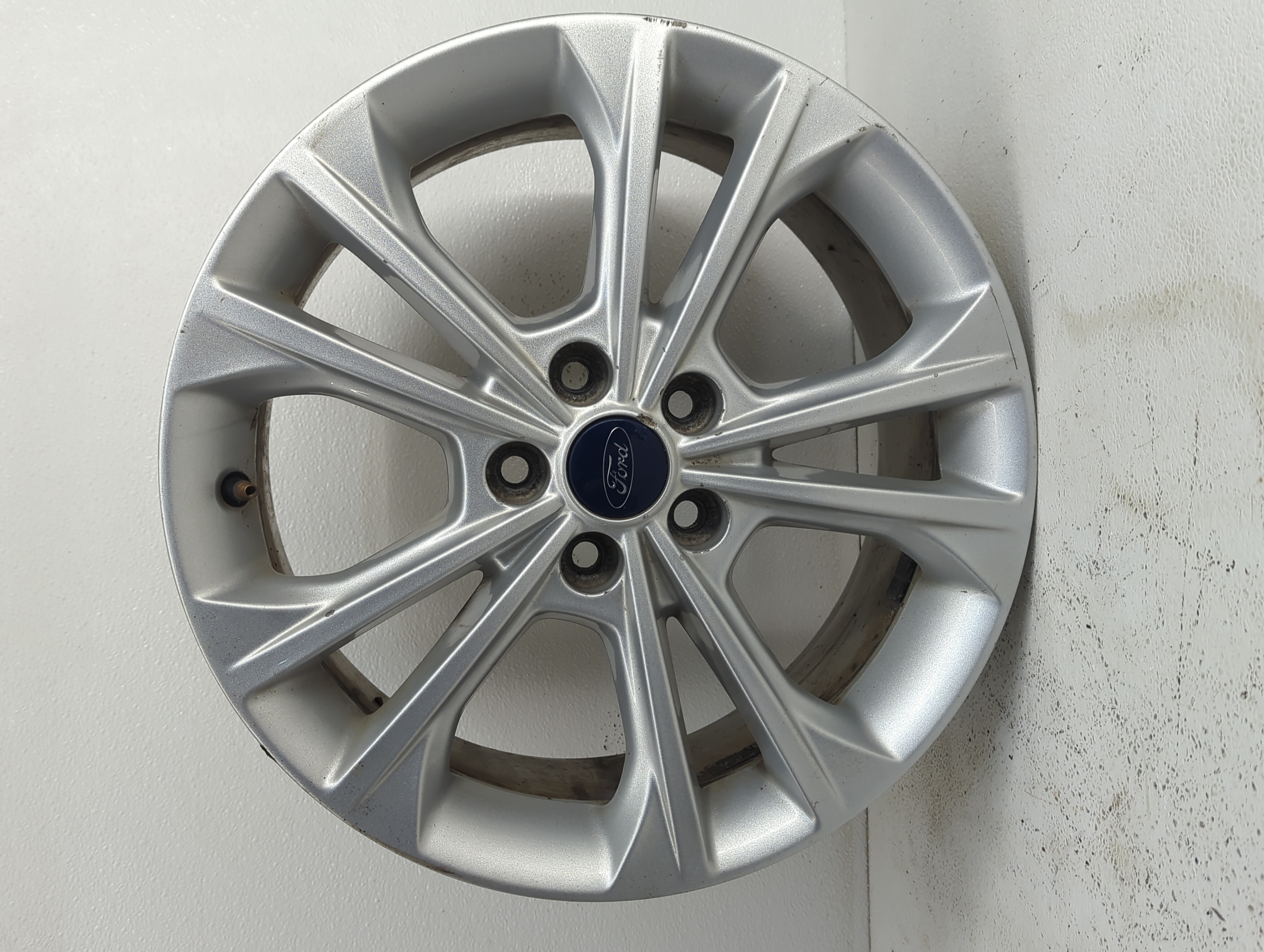 Picture of 2017-2019 Ford Escape Wheel Rim Oem 878531