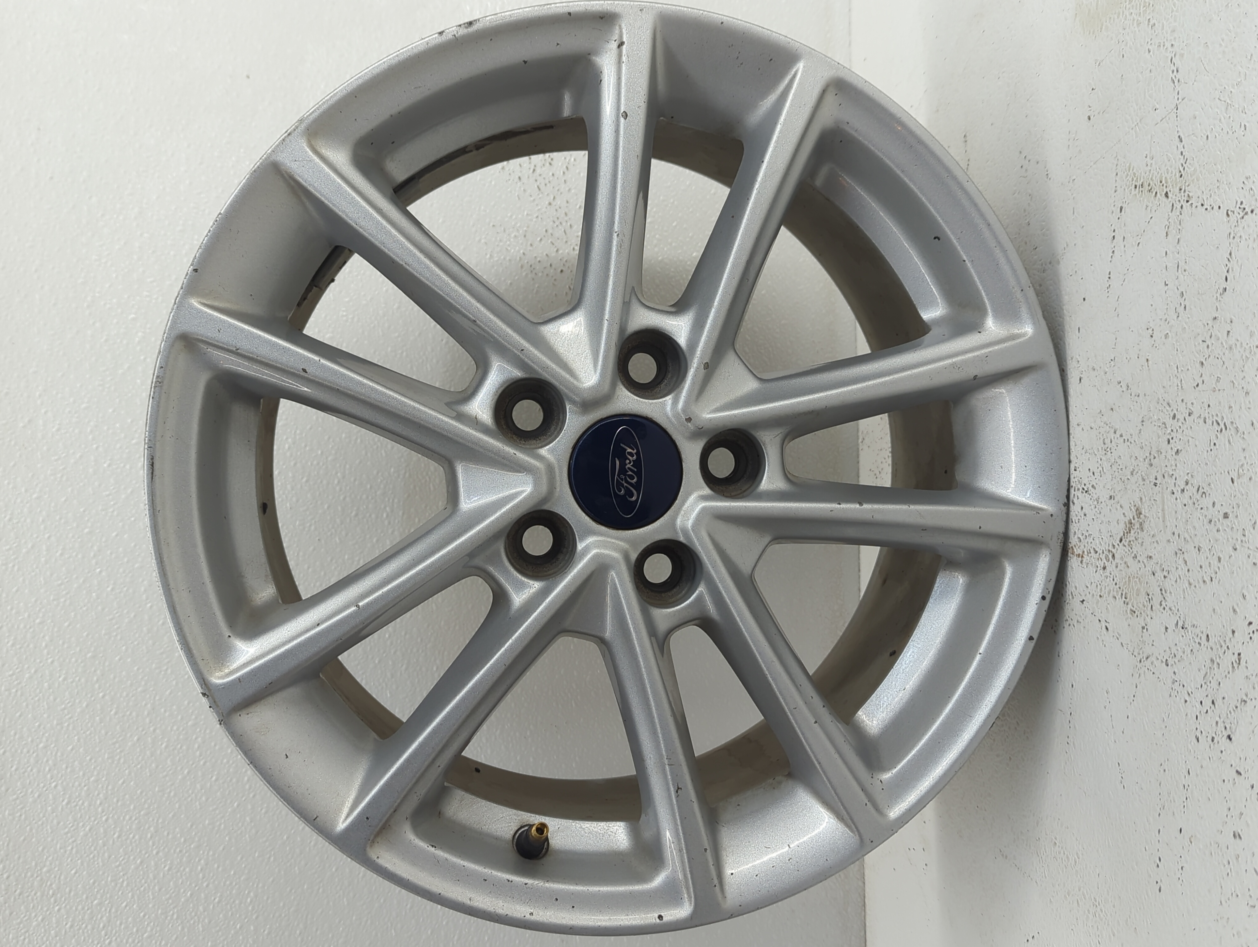 Picture of 2015-2018 Ford Focus Oem Wheel Rim 880580
