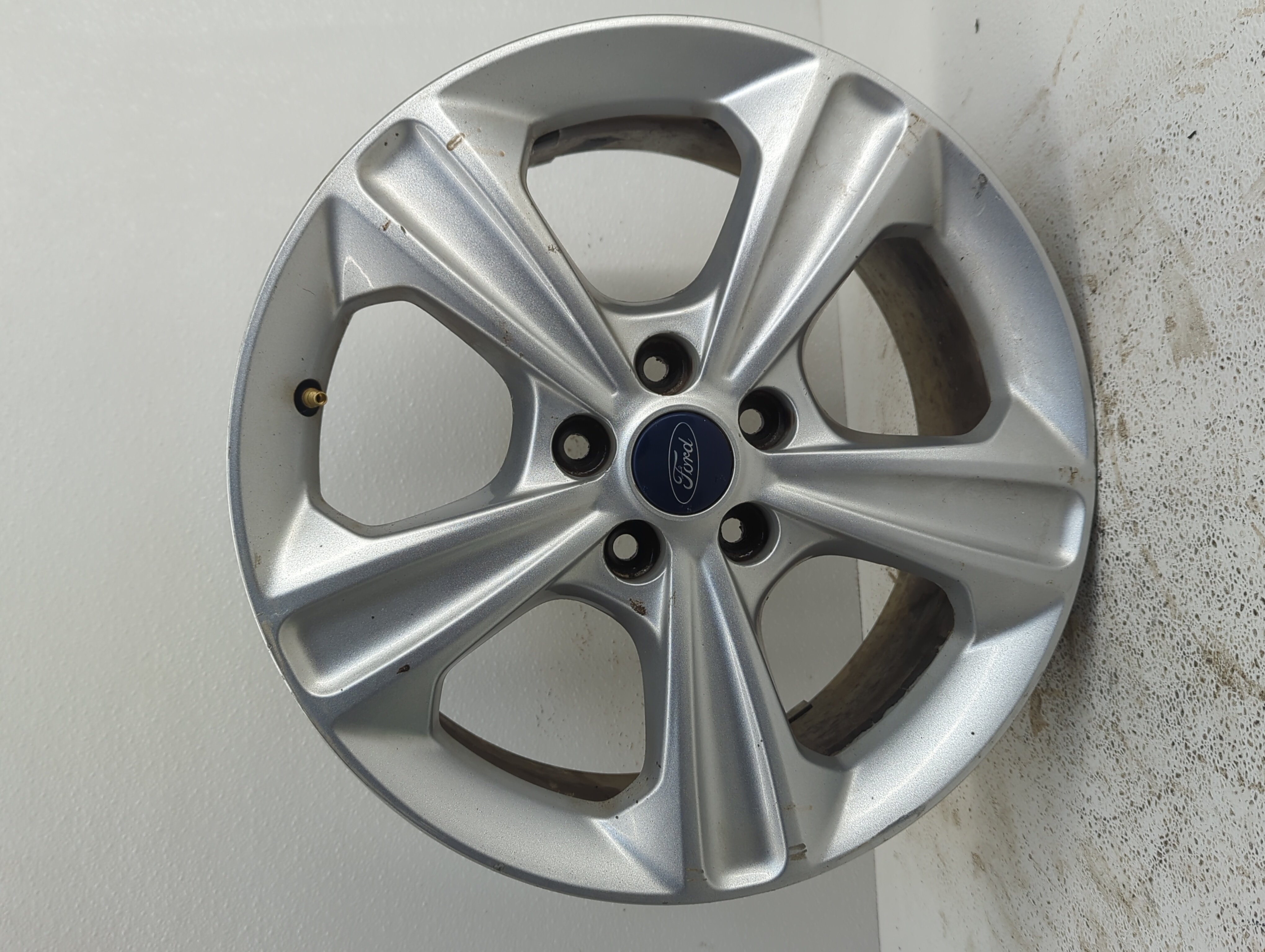 Picture of 2013-2016 Ford Escape Oem Wheel Rim 890951