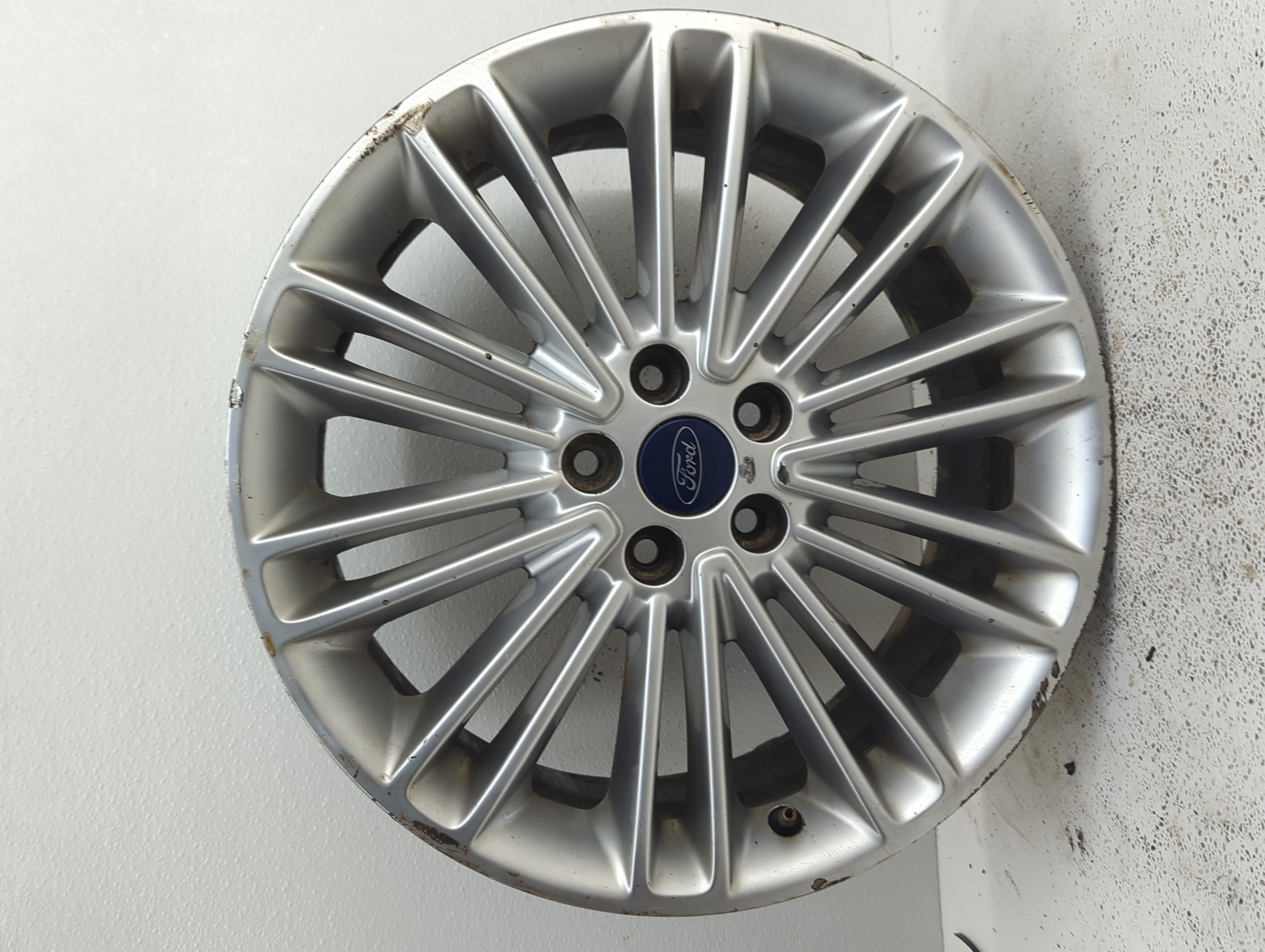 2013-2016 Ford Fusion Wheel Rim Oem 892398 - Oemusedautoparts1.com