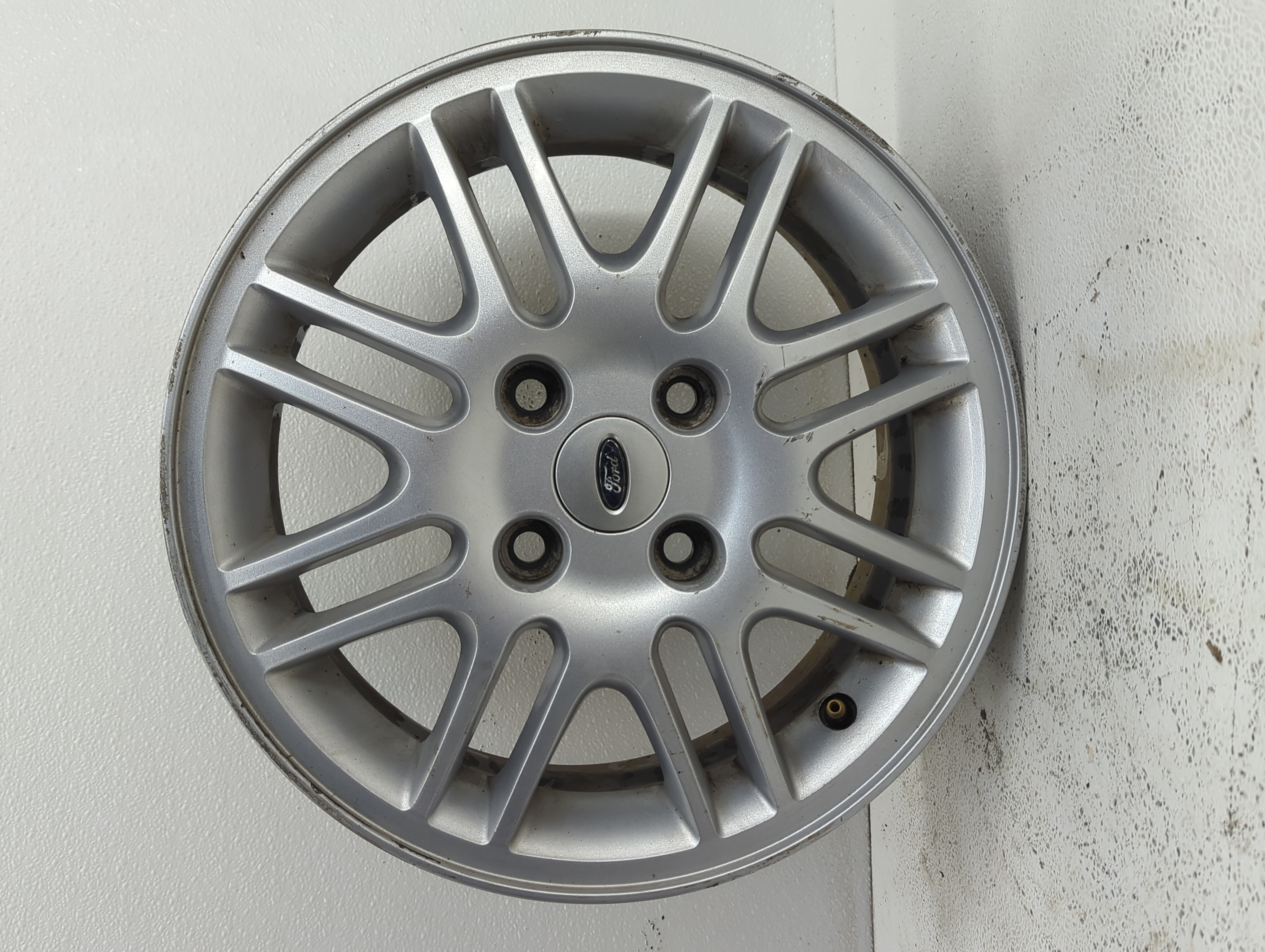 2010-2011 Ford Focus Wheel Rim Oem 897936 - Oemusedautoparts1.com