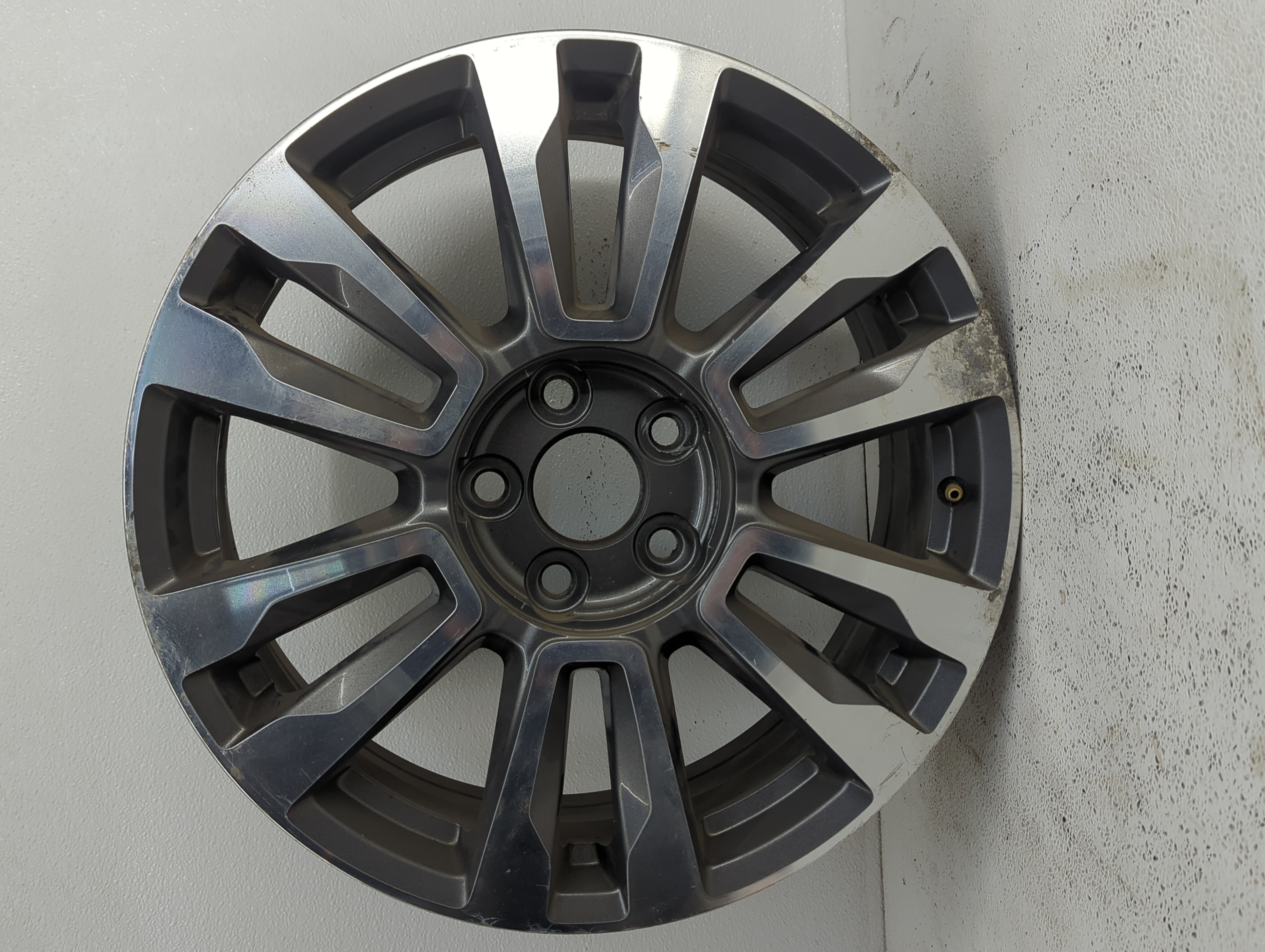 2016-2017 Gmc Terrain Wheel Rim Oem 898041 - Oemusedautoparts1.com