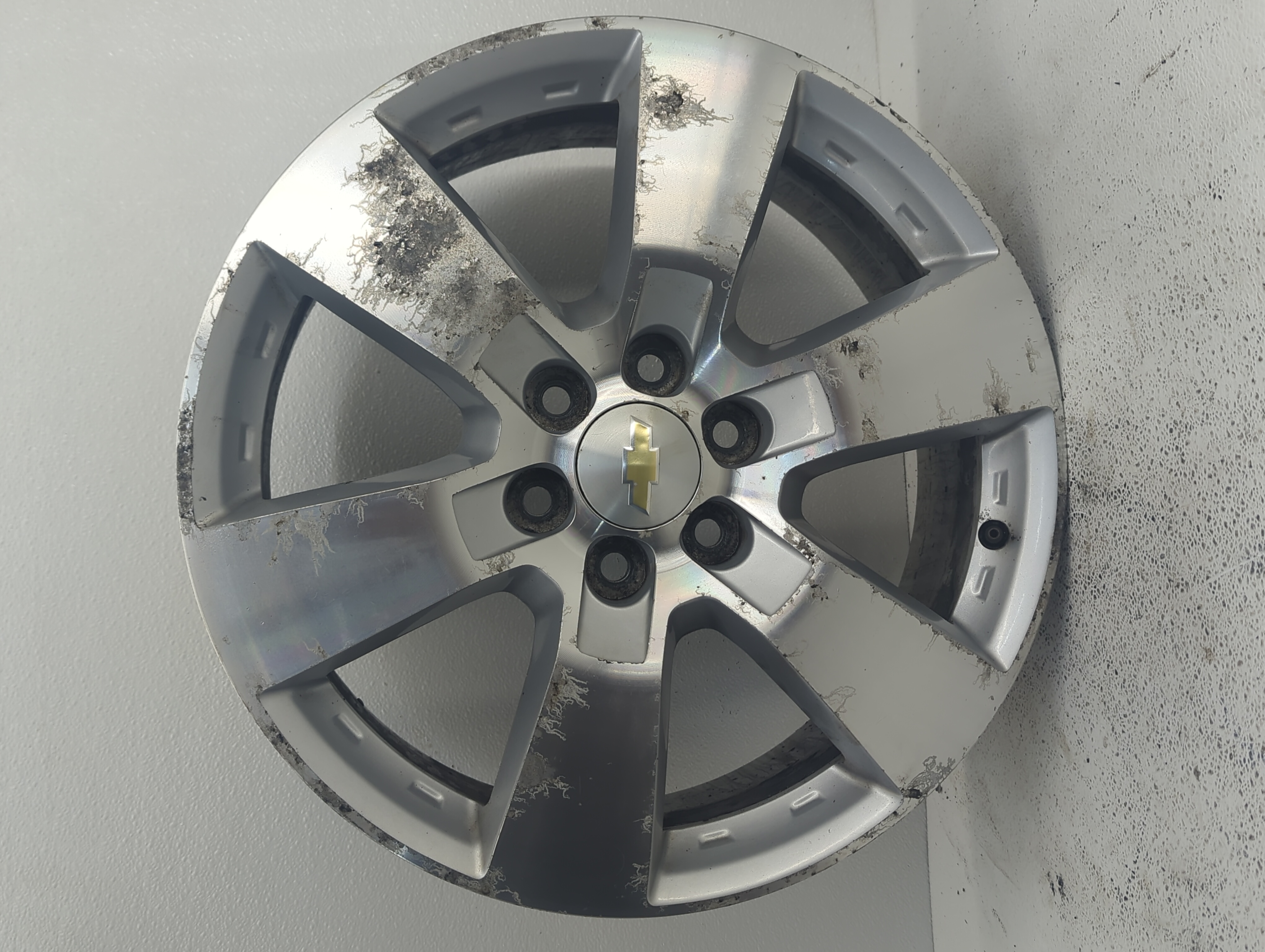 Picture of 2009-2015 Chevrolet Traverse Wheel Rim Oem 898151