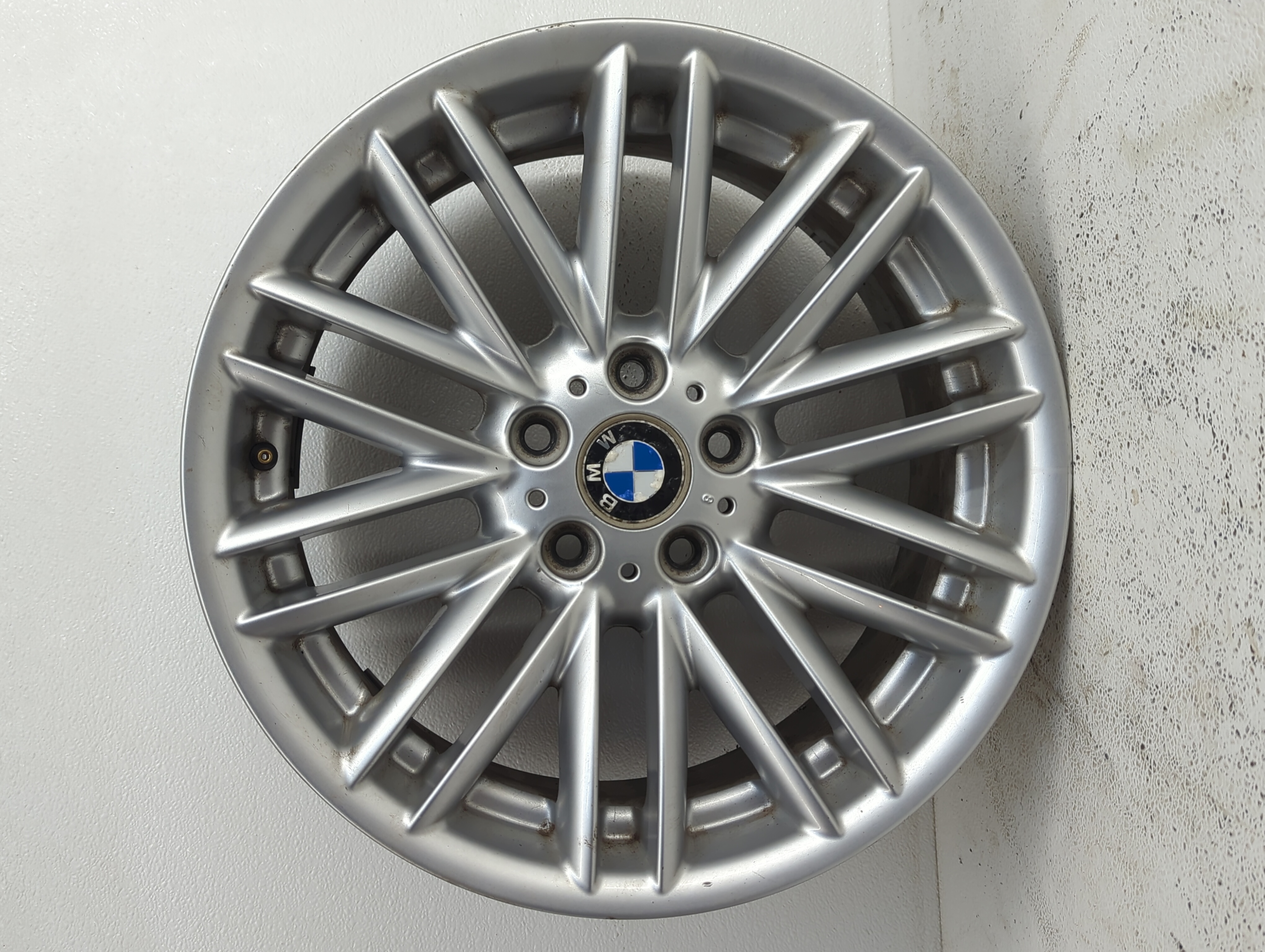 2002-2005 Bmw 745i Wheel Rim Oem 899664 - Oemusedautoparts1.com