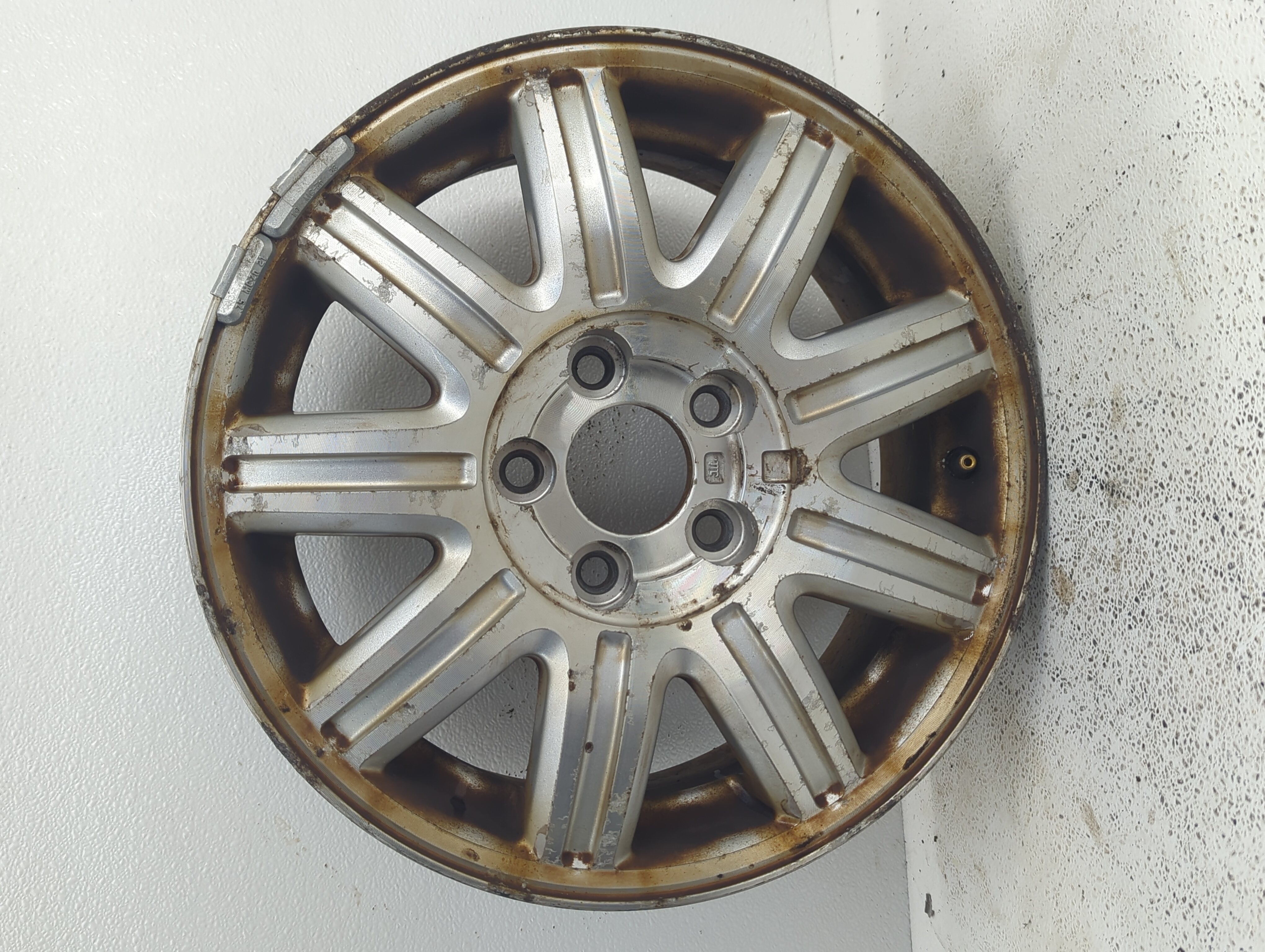2004-2007 Chrysler Town & Country Wheel Rim Oem 899986 - Oemusedautoparts1.com