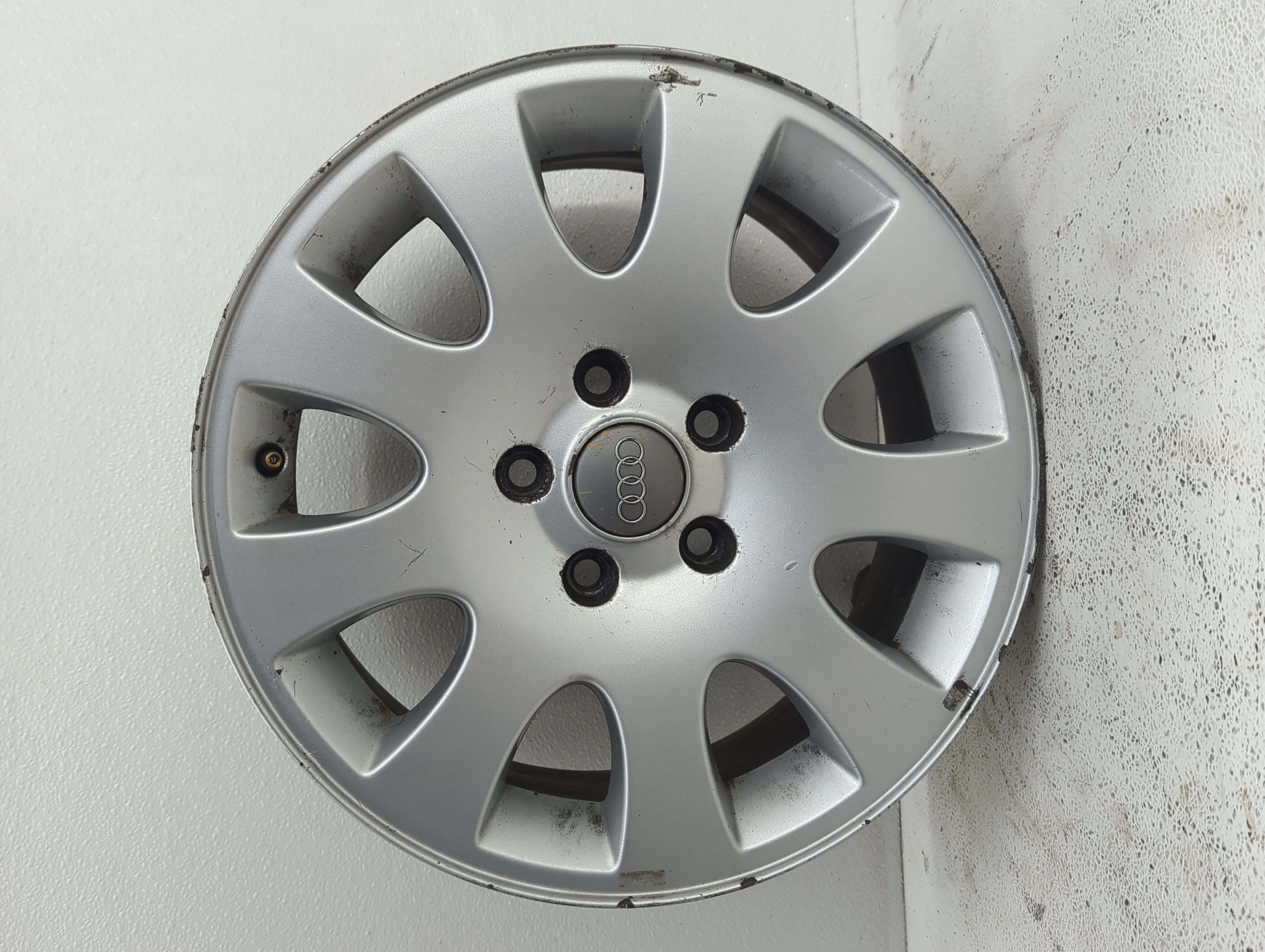 1998-2004 Audi A6 Wheel Rim Oem 900012 - Oemusedautoparts1.com