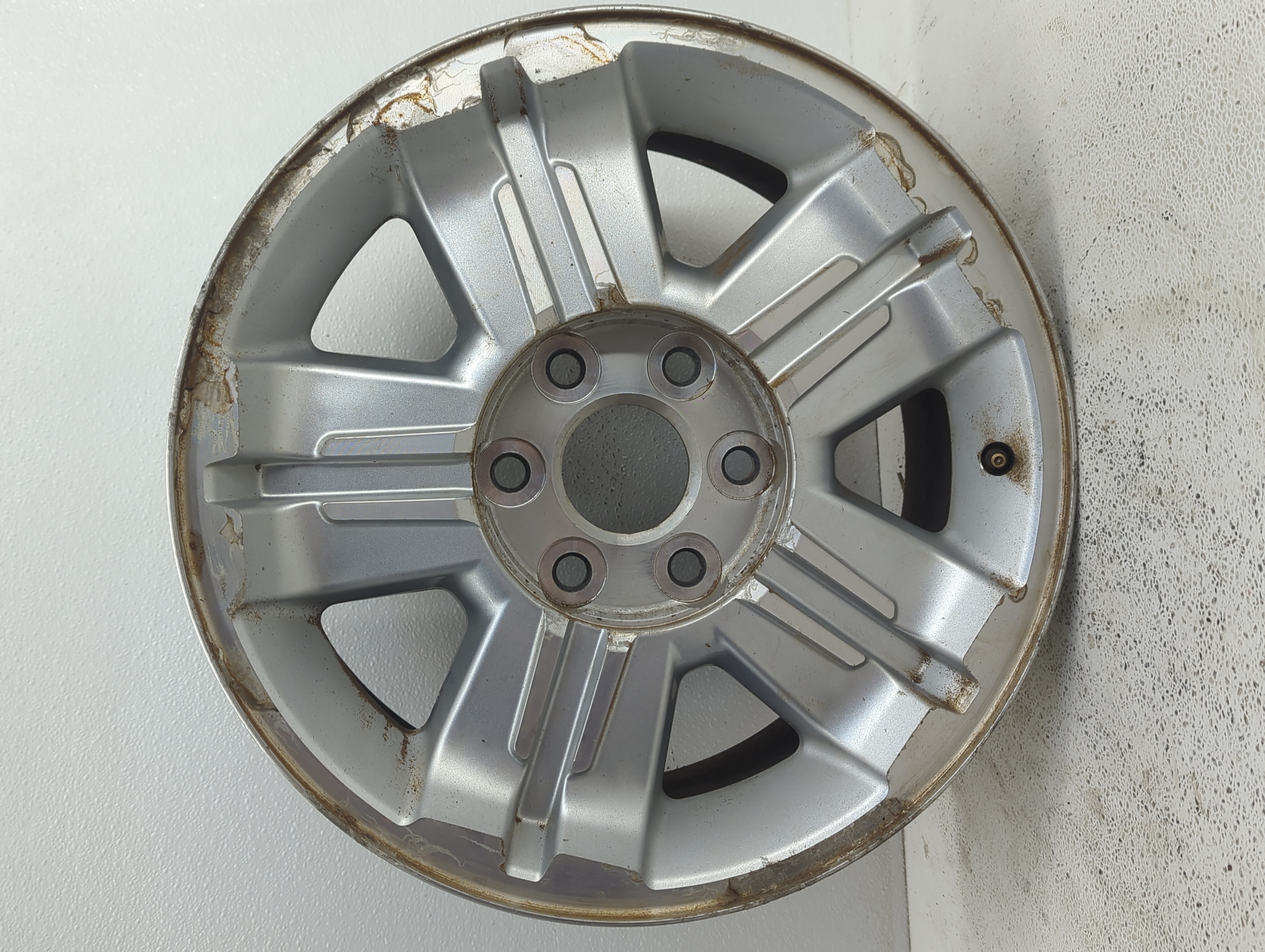 2007-2007 Chevrolet Silverado 1500 Wheel Rim Oem Silver 902244 - Oemusedautoparts1.com