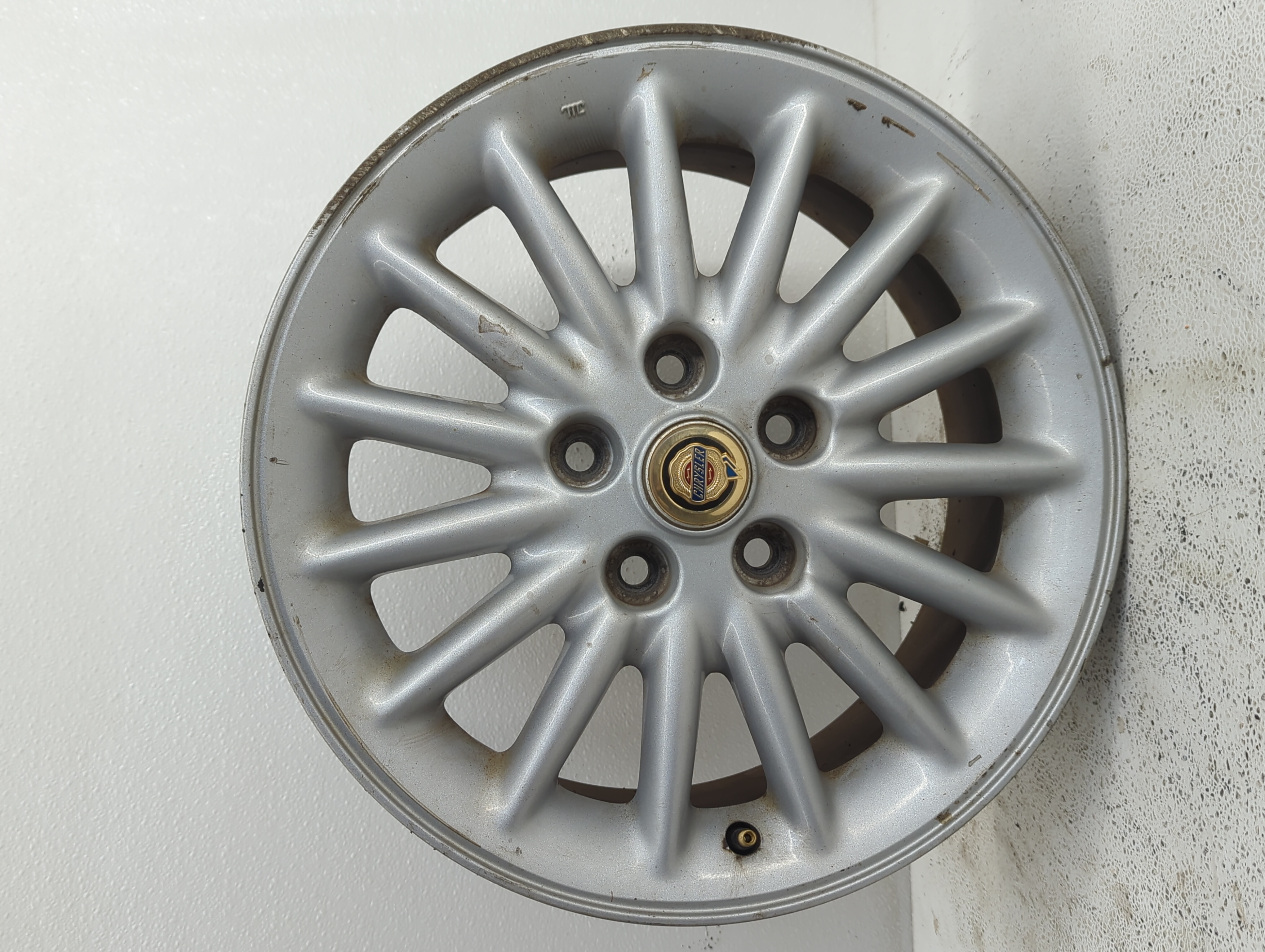 1998-2001 Chrysler Concorde Wheel Rim Oem Silver 902251 - Oemusedautoparts1.com