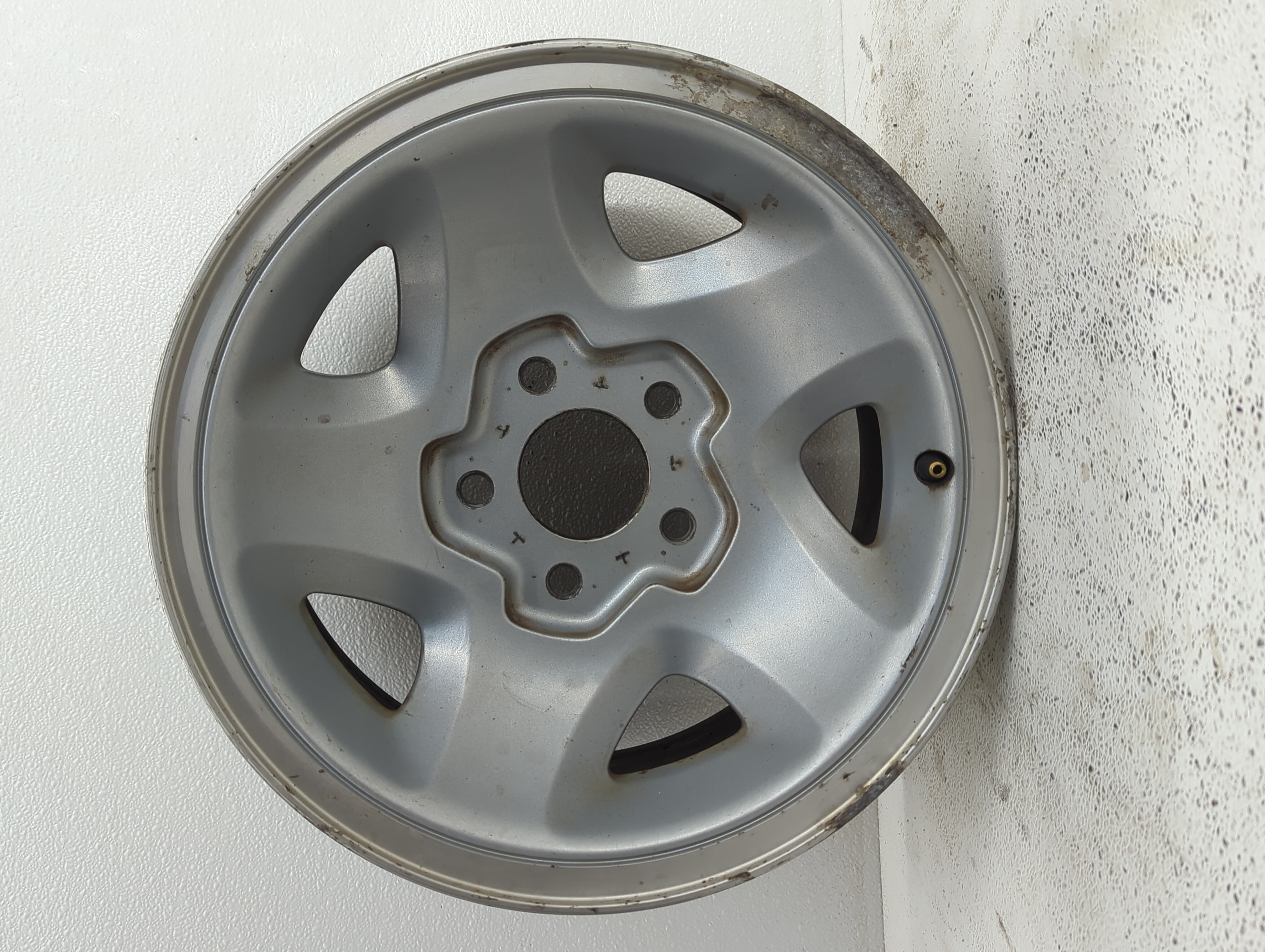 Gmc Chevrolet Wheel Rim Oem Silver 902255 - Oemusedautoparts1.com