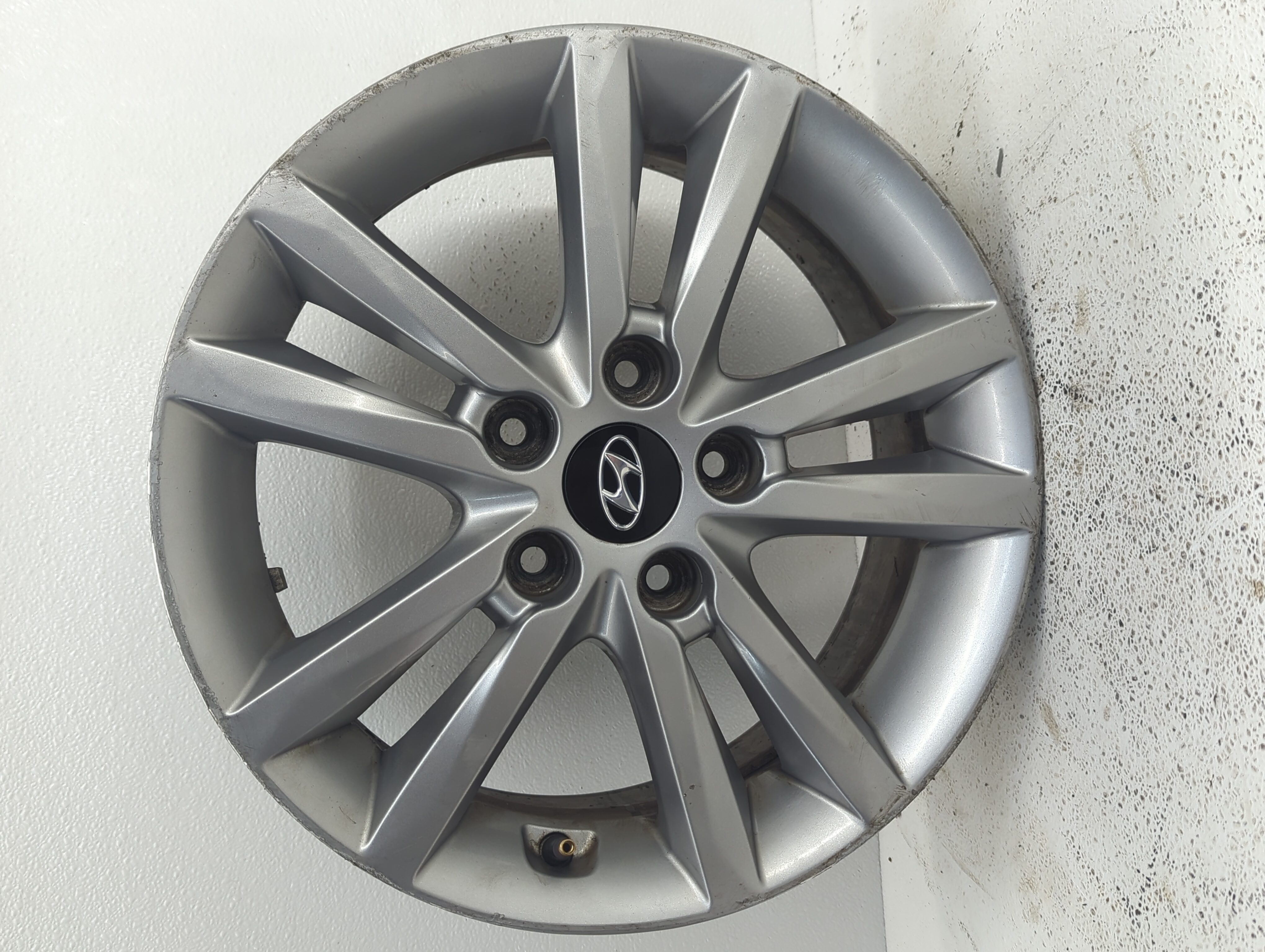 2015-2017 Hyundai Sonata Wheel Rim Oem 902424 - Oemusedautoparts1.com