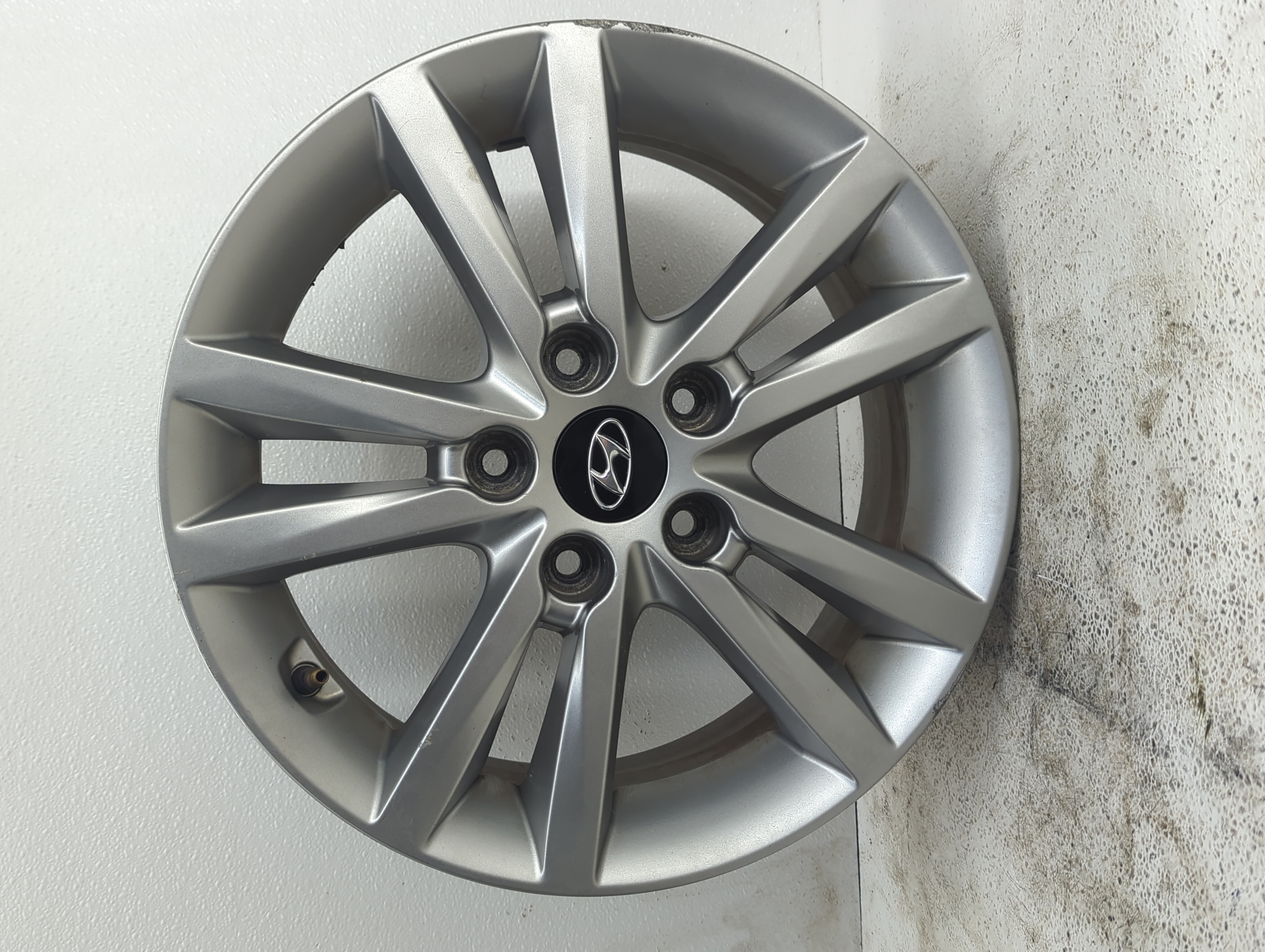 2015-2017 Hyundai Sonata Wheel Rim Oem 902438 - Oemusedautoparts1.com