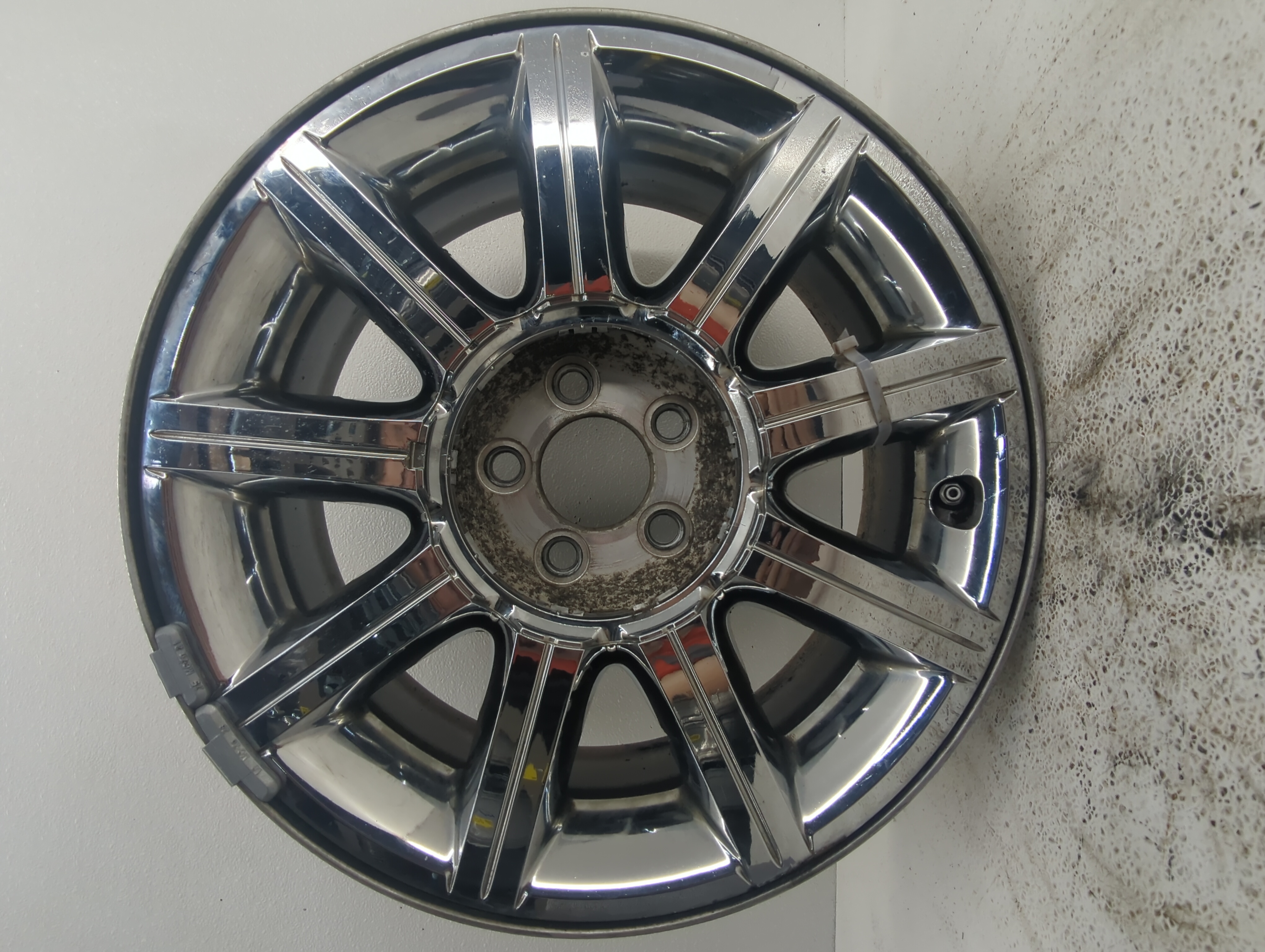 2007-2010 Chrysler 300 Wheel Rim Oem 908216 - Oemusedautoparts1.com