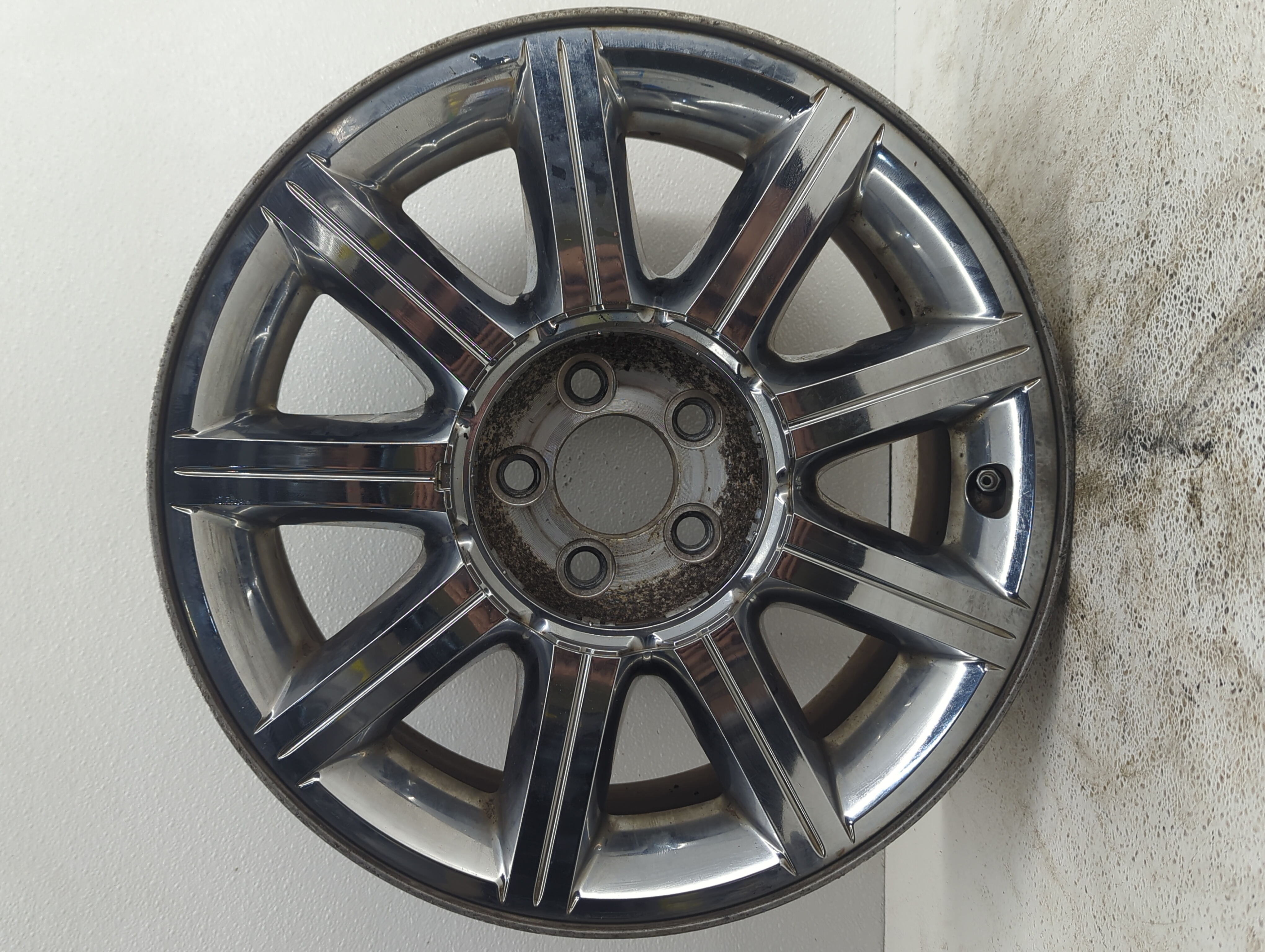 2007-2010 Chrysler 300 Wheel Rim Oem 908217 - Oemusedautoparts1.com