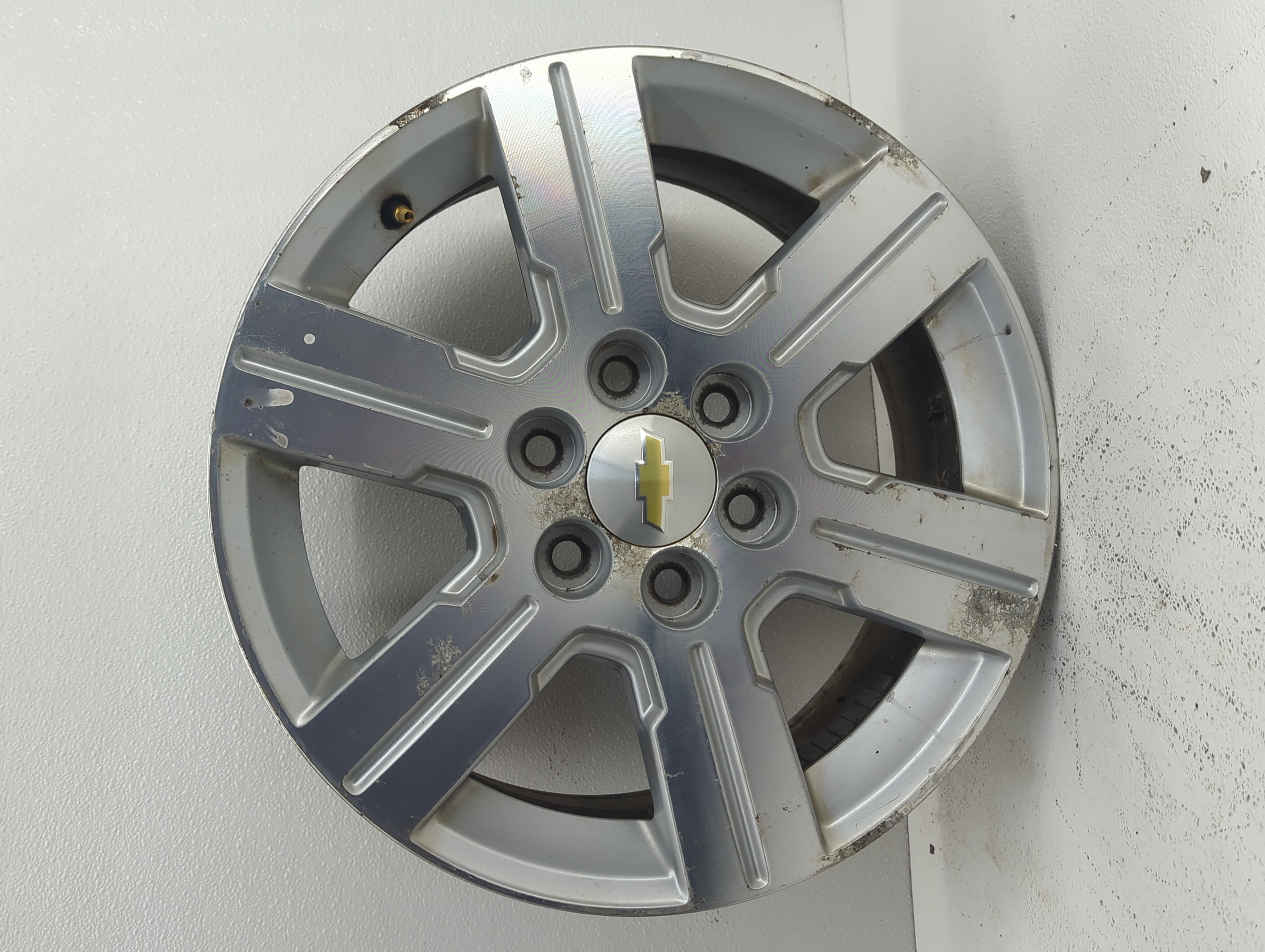2010 Chevrolet Traverse Wheel Rim Oem Silver 909562 - Oemusedautoparts1.com