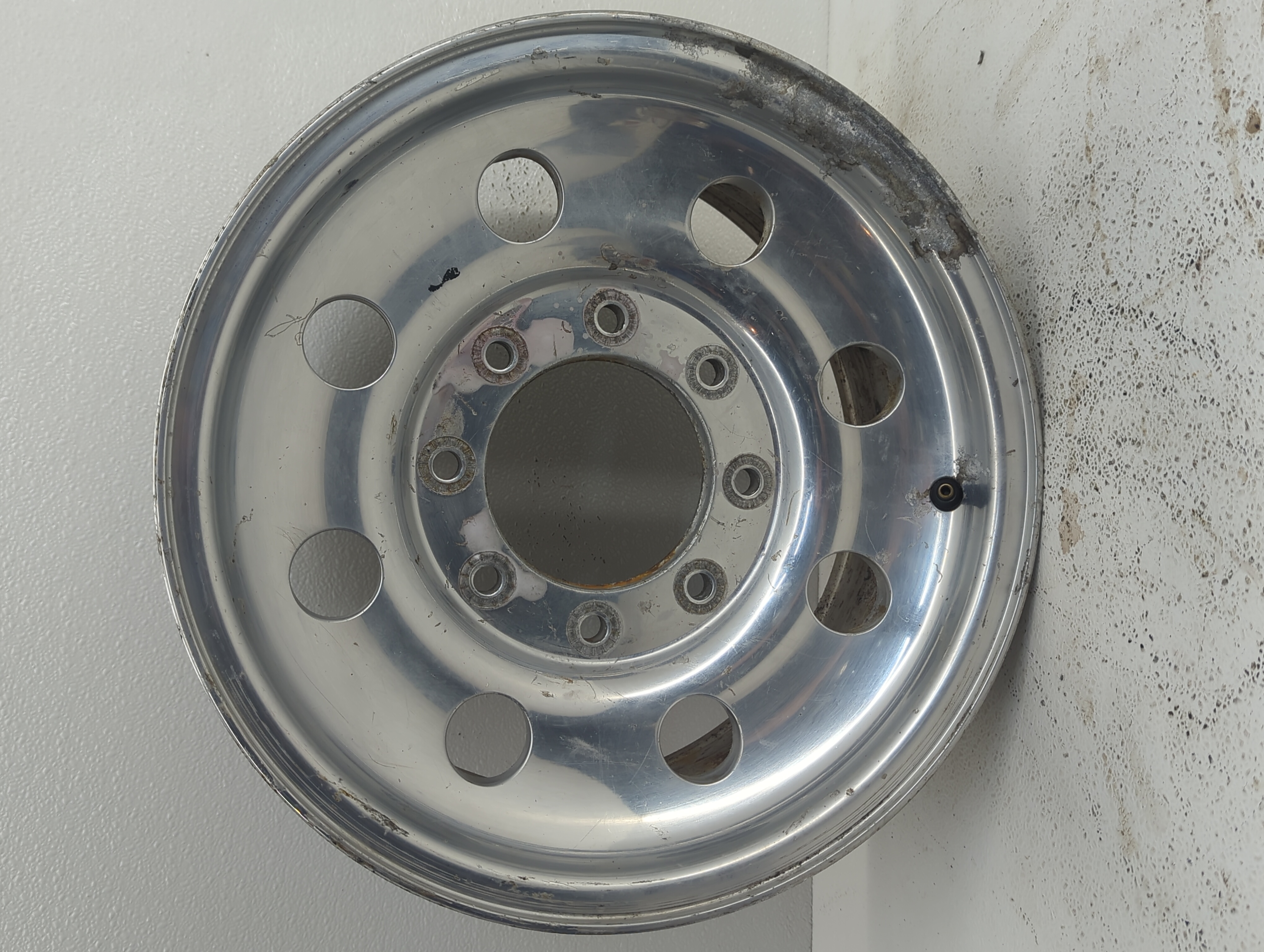 Ford F-250 Wheel Rim Oem 915946 - Oemusedautoparts1.com