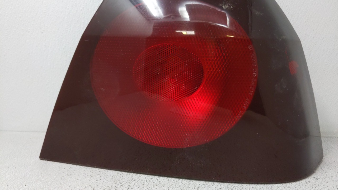 Picture of 2000-2004 Chevrolet Impala Passenger Right Side Tail Light Taillight Oem 91656