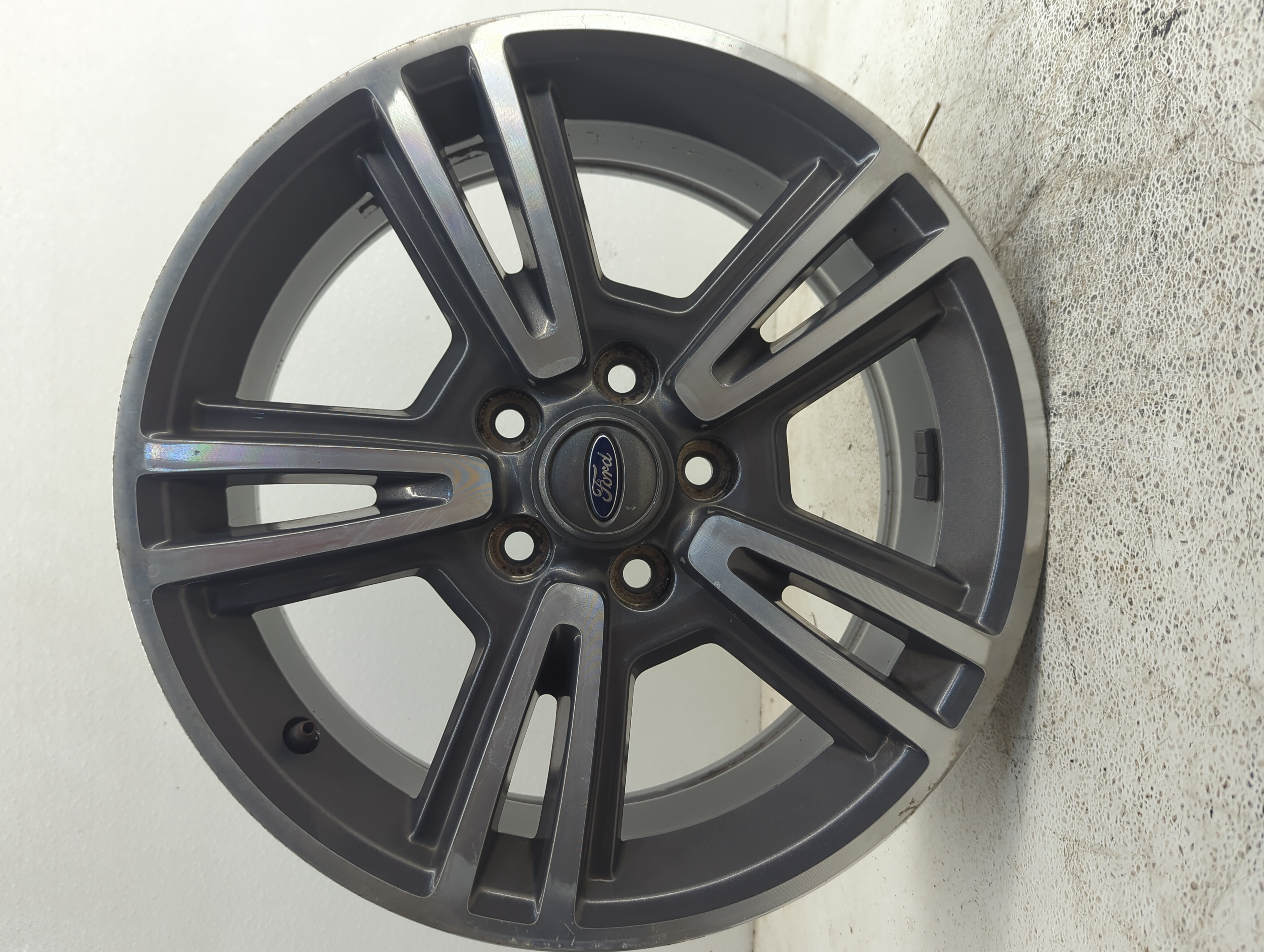 2010-2013 Ford Mustang Wheel Rim Oem 924641 - Oemusedautoparts1.com