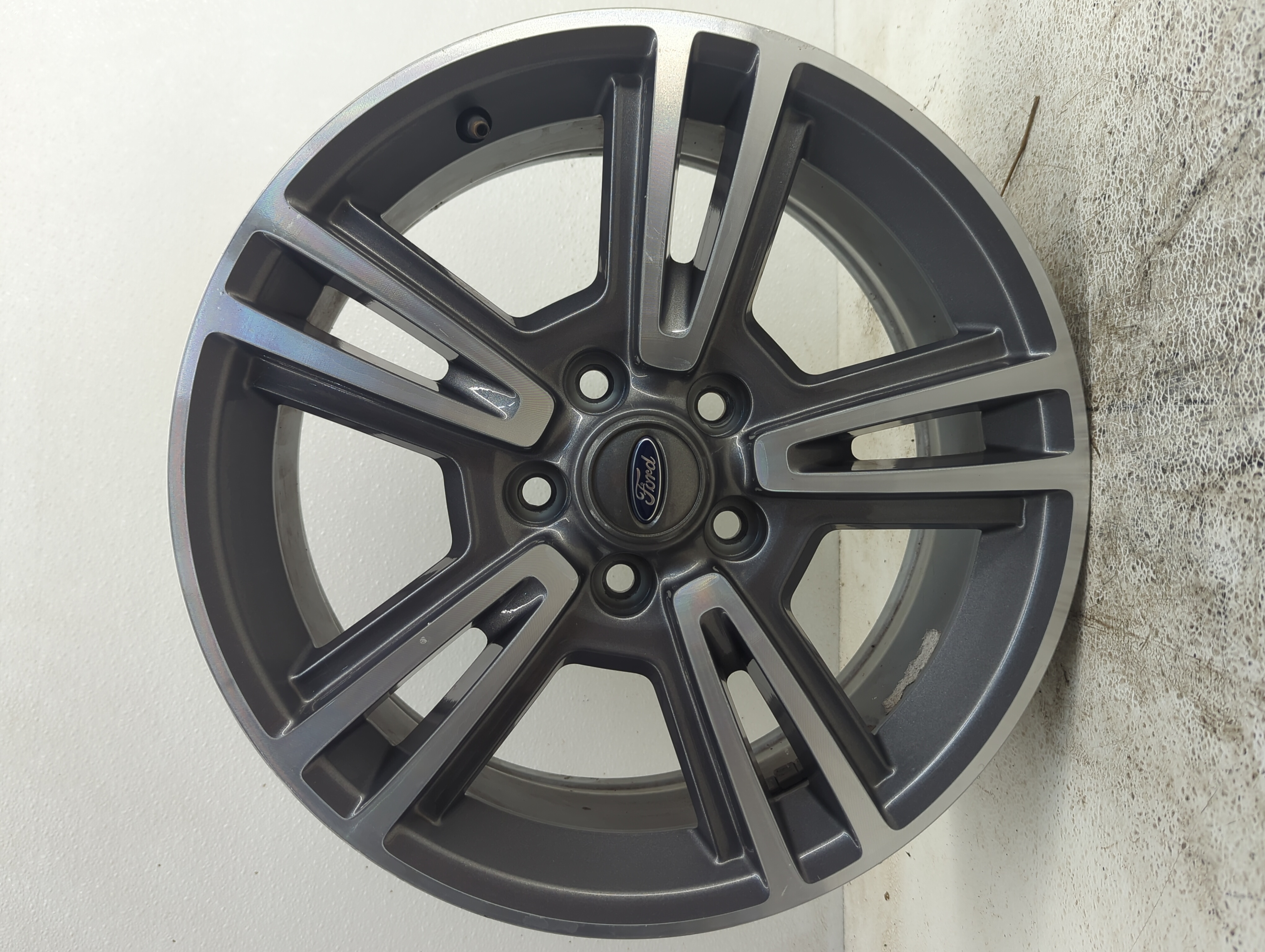 2010-2013 Ford Mustang Wheel Rim Oem 924642 - Oemusedautoparts1.com