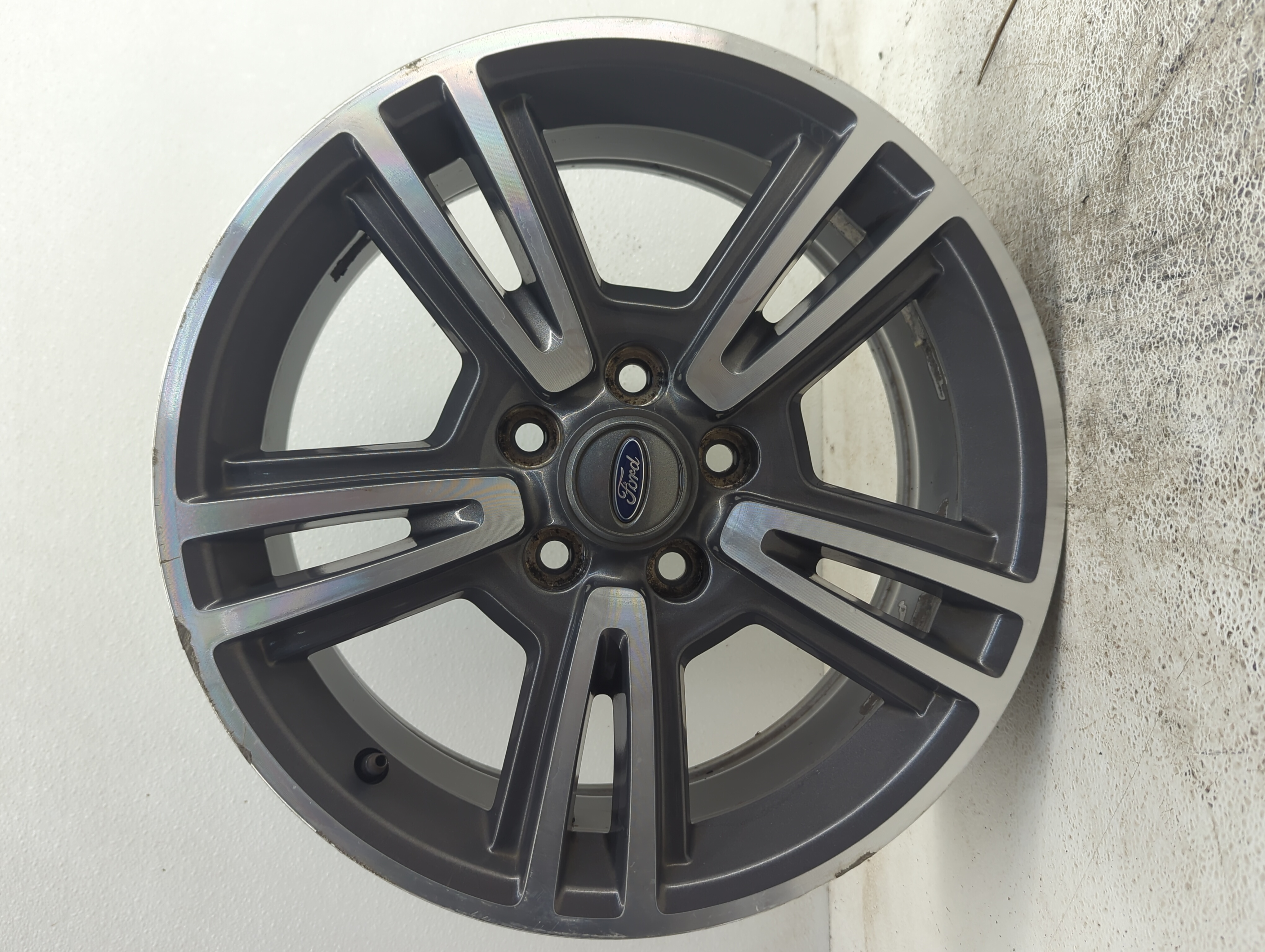 2010-2013 Ford Mustang Wheel Rim Oem 924643 - Oemusedautoparts1.com