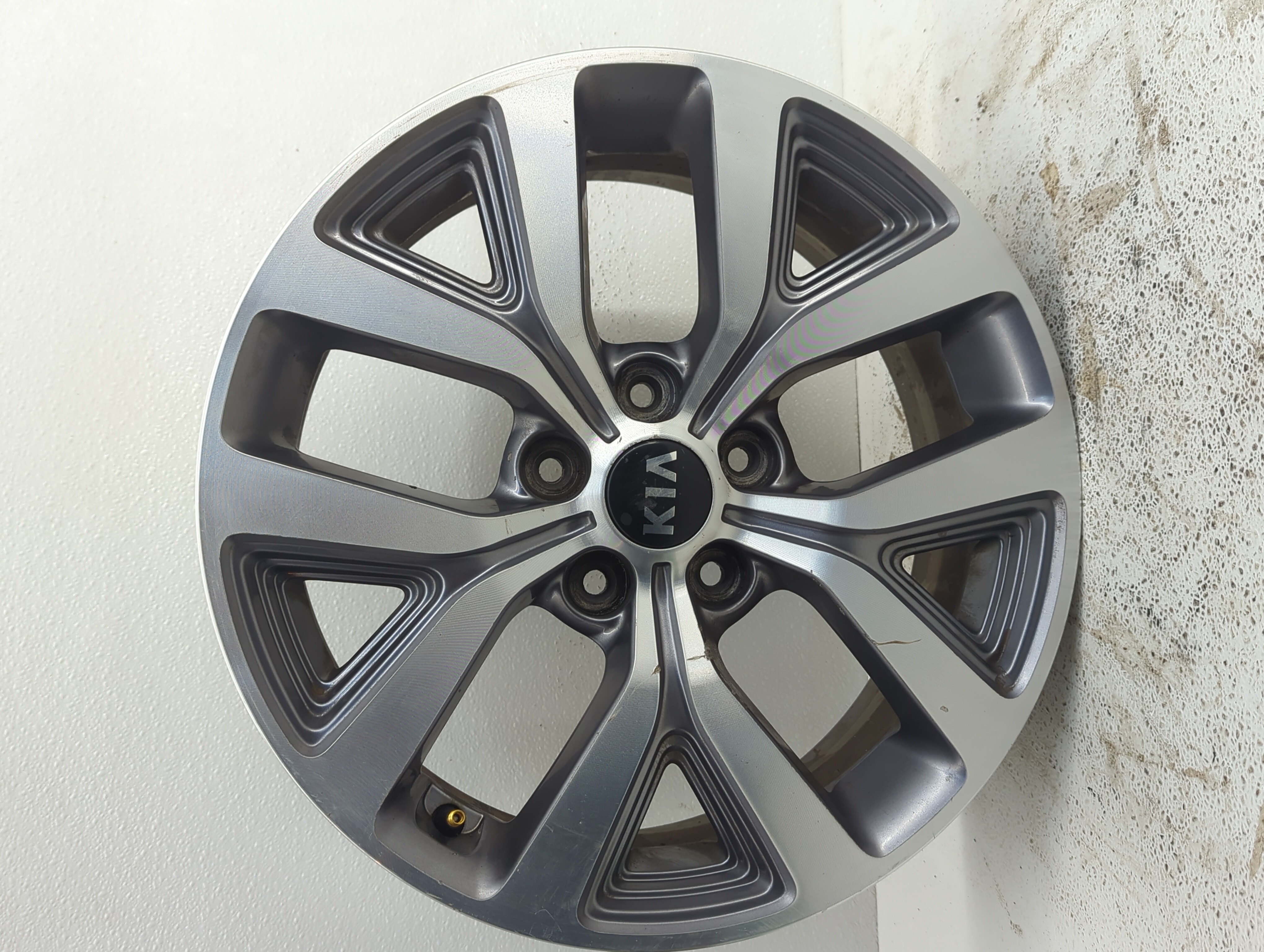 Picture of 2014-2016 Kia Sportage Wheel Rim Oem 925376