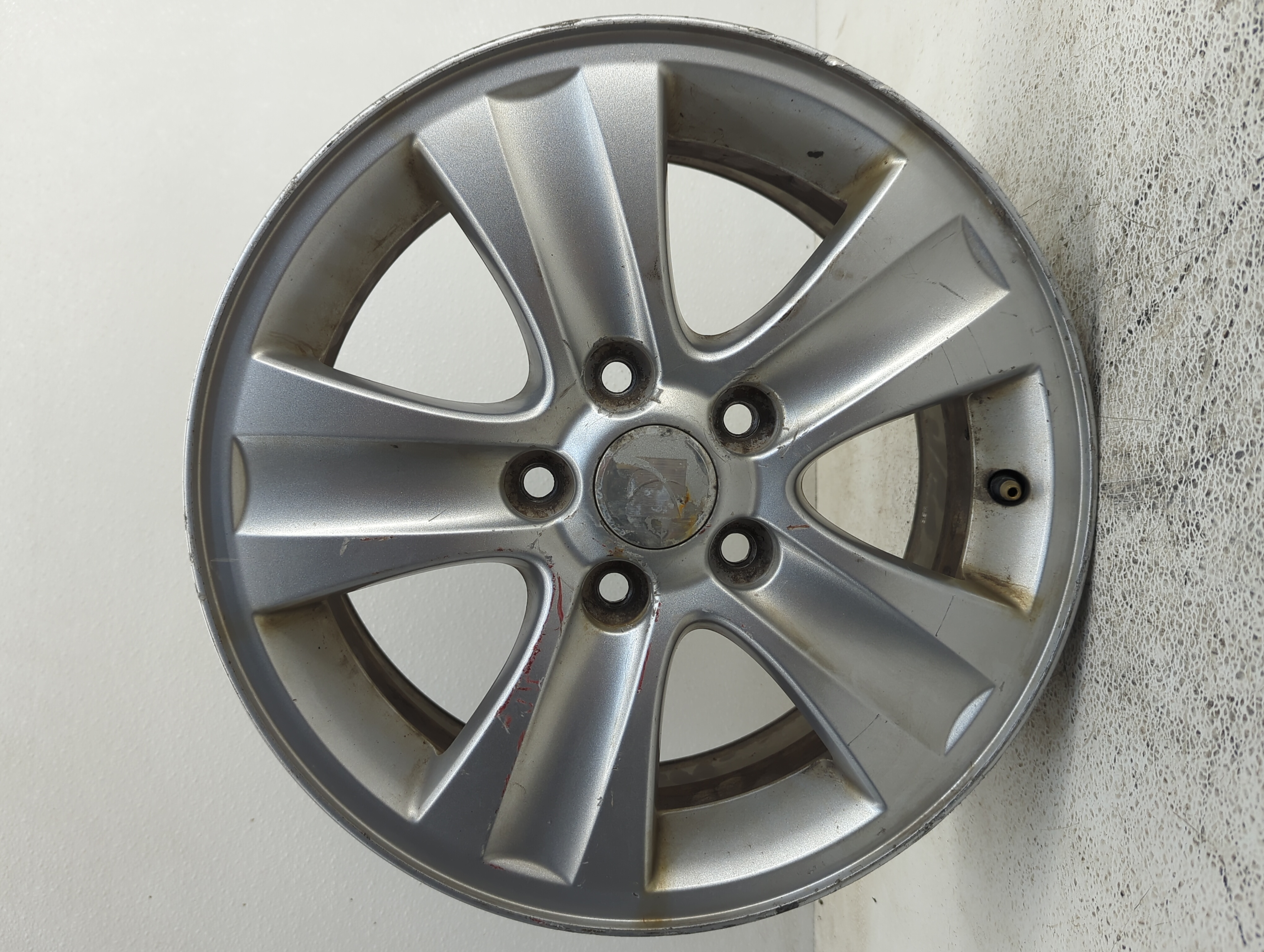 Picture of 2008-2010 Saturn Vue Wheel Rim Oem 933941