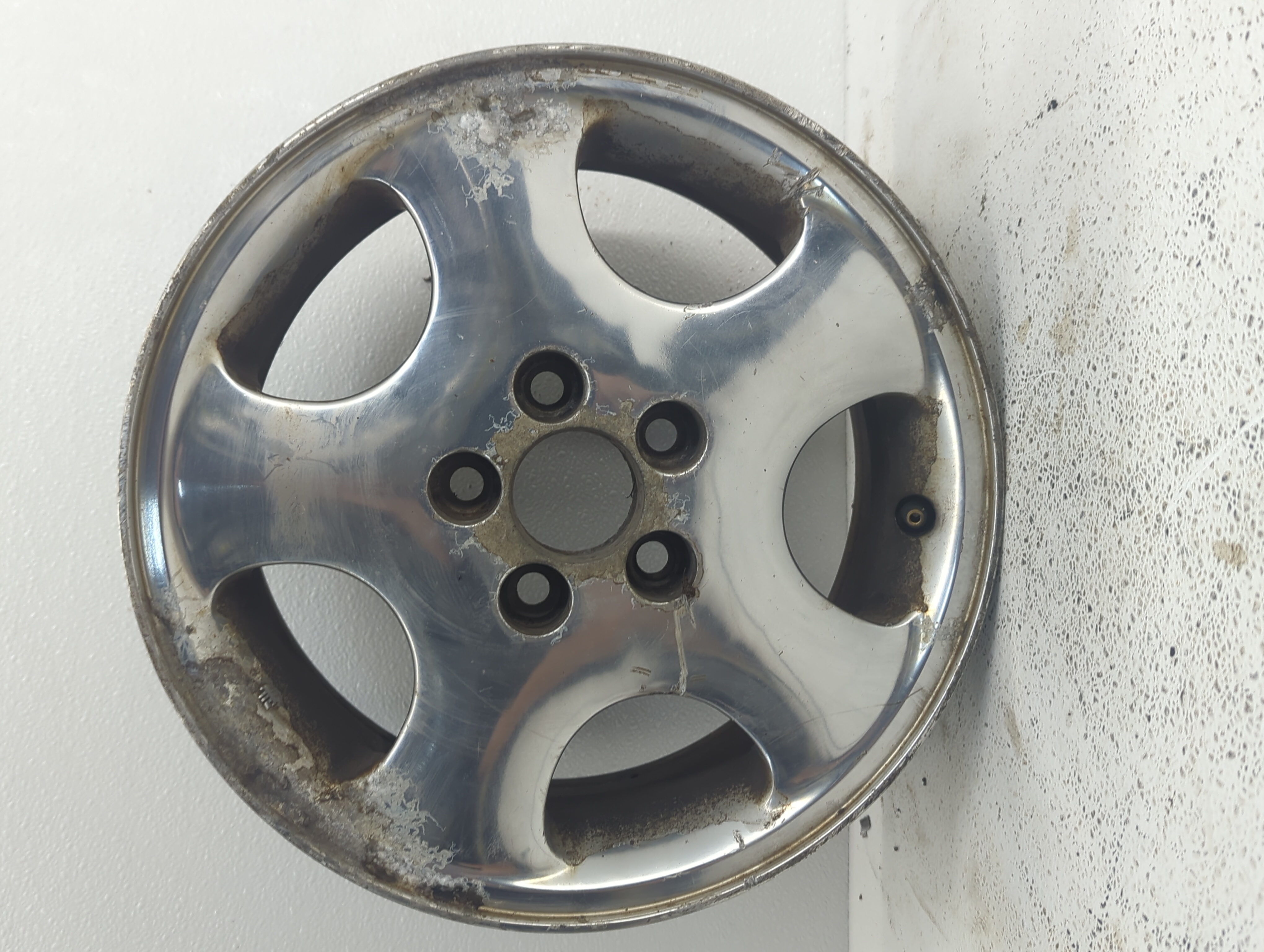 1998 Dodge Neon Hubcap Wheel Cover 935330 - Oemusedautoparts1.com